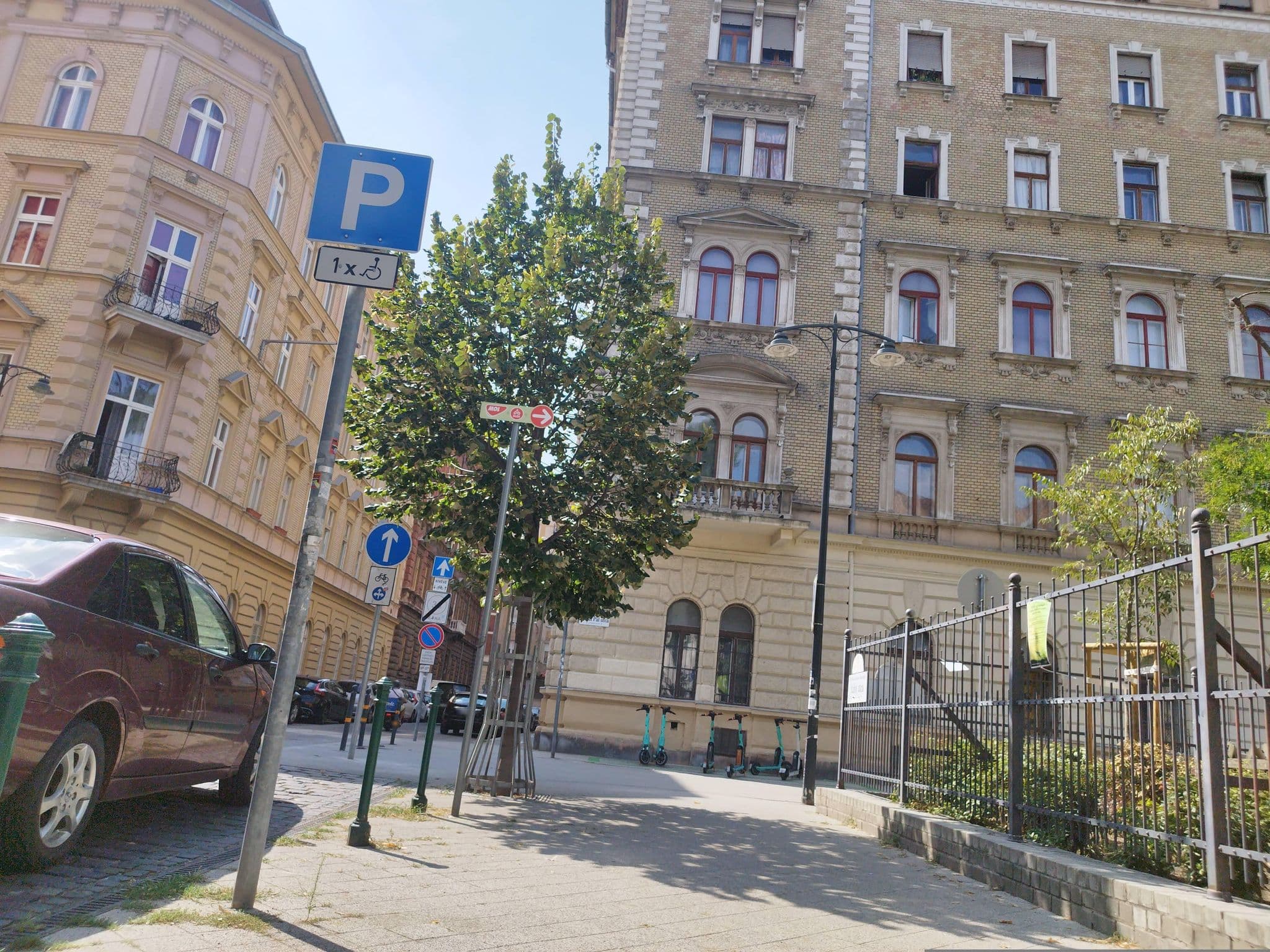 Street view near Grand Budapest Apartments, Palotanegyed — © grozsa11 (CC BY-SA · Mapillary)