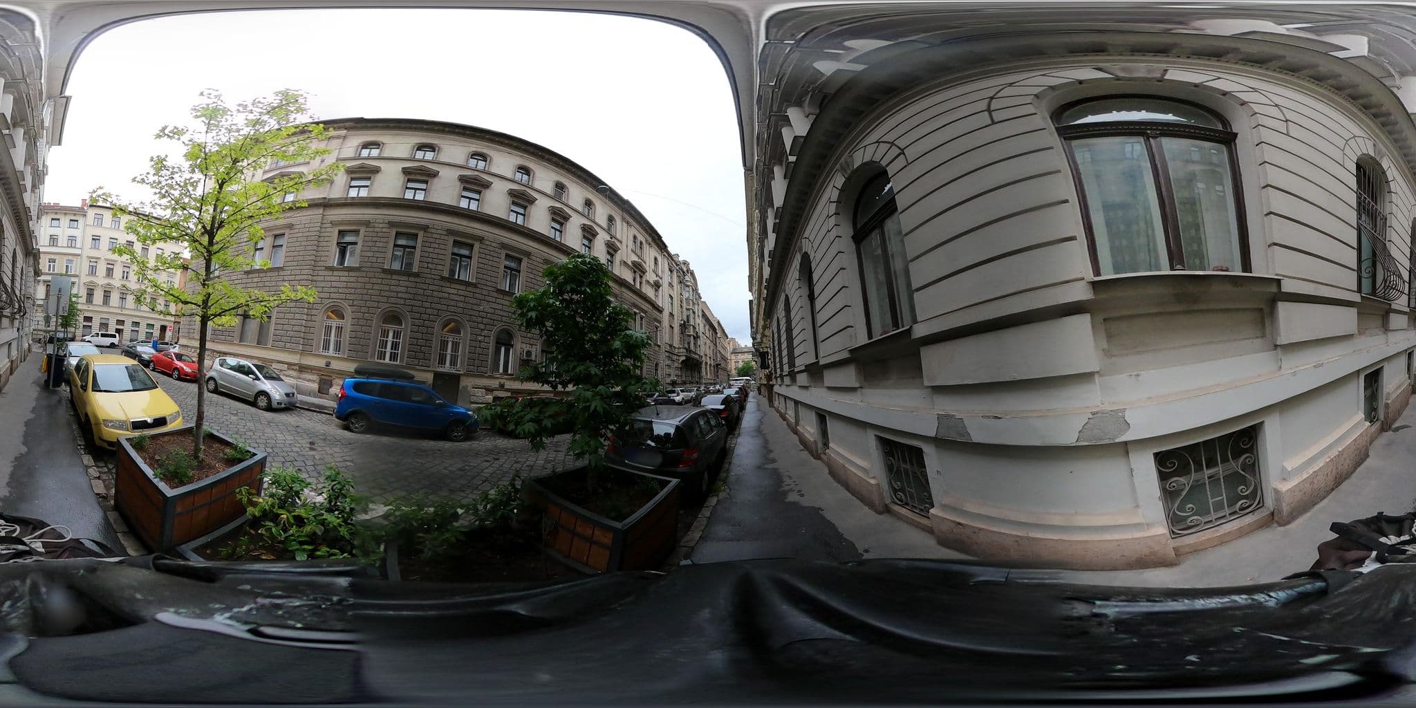 Street view near Little Americas Colonial Times Apts, Budapest VI. kerület — © grozsa11 (CC BY-SA · Mapillary)