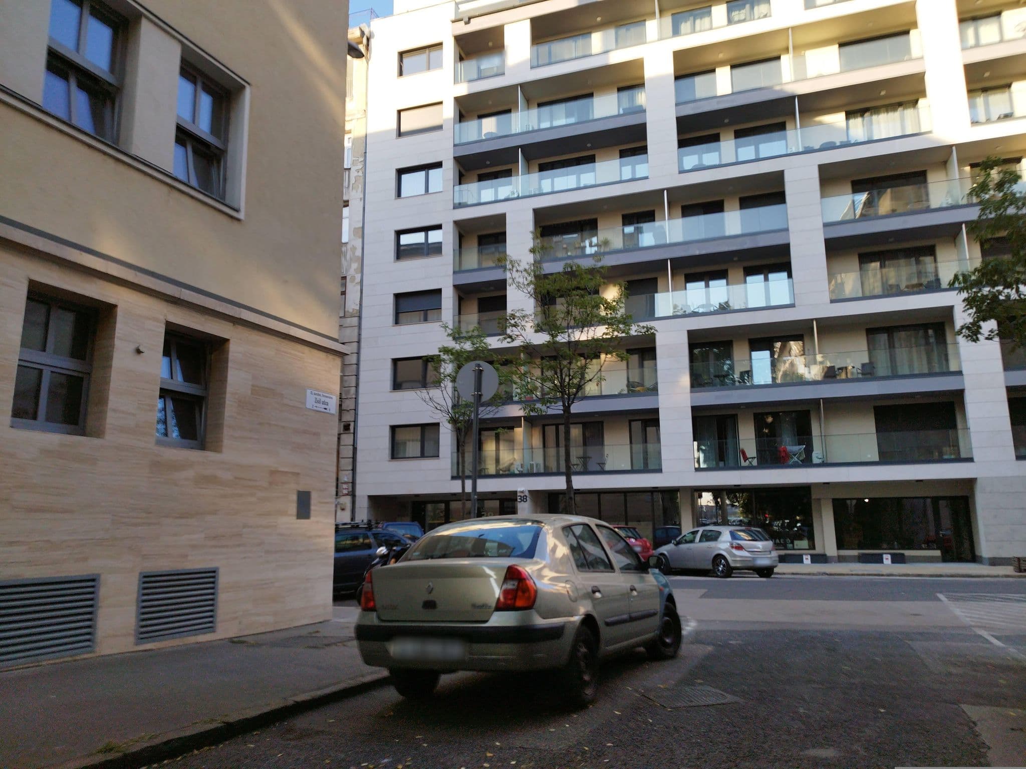 Street view near Lonyay Street Apartment, Belső-Ferencváros — © grozsa11 (CC BY-SA · Mapillary)