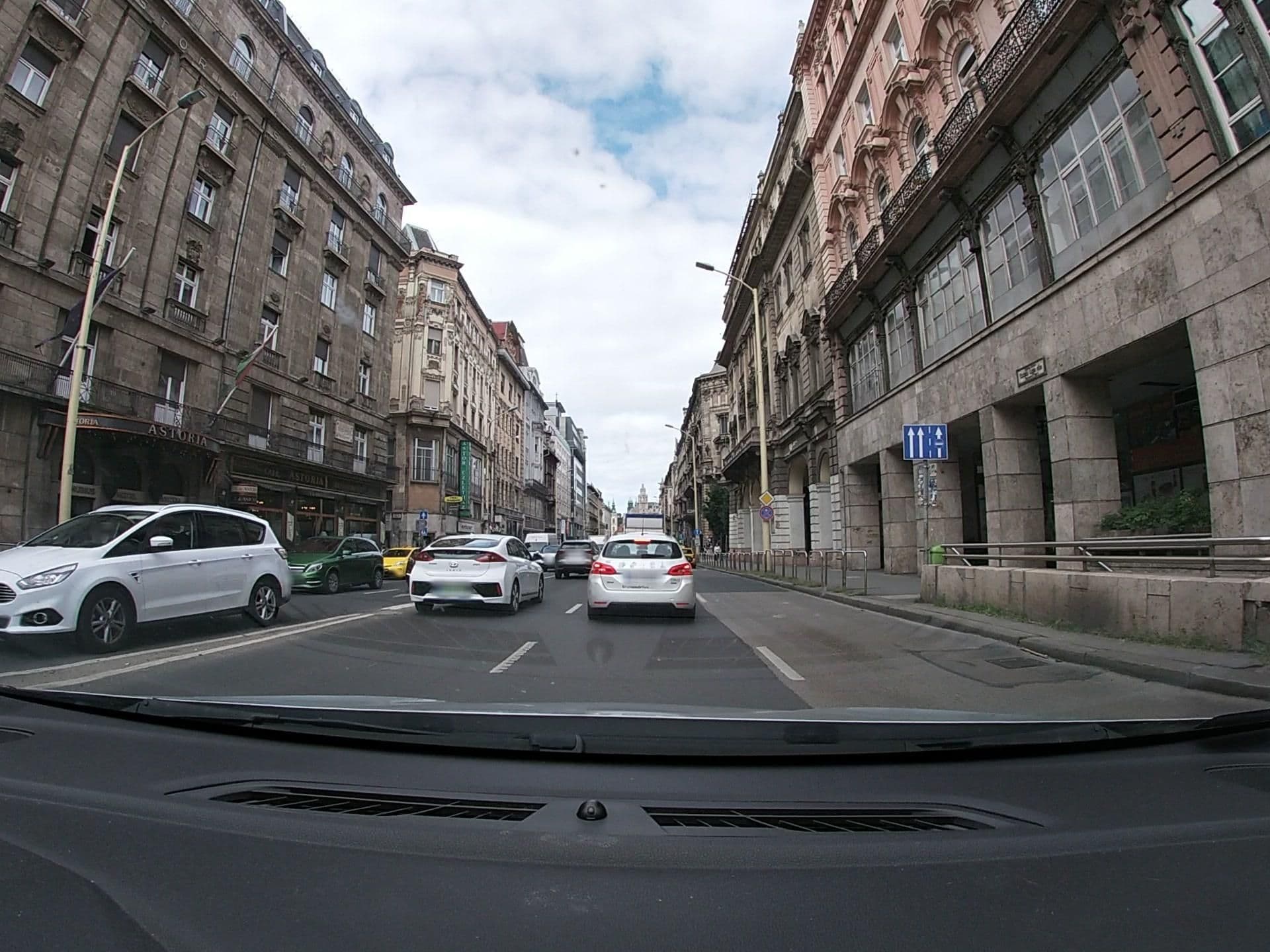 Street view near Károly hostel, Palotanegyed — © vst (CC BY-SA · Mapillary)
