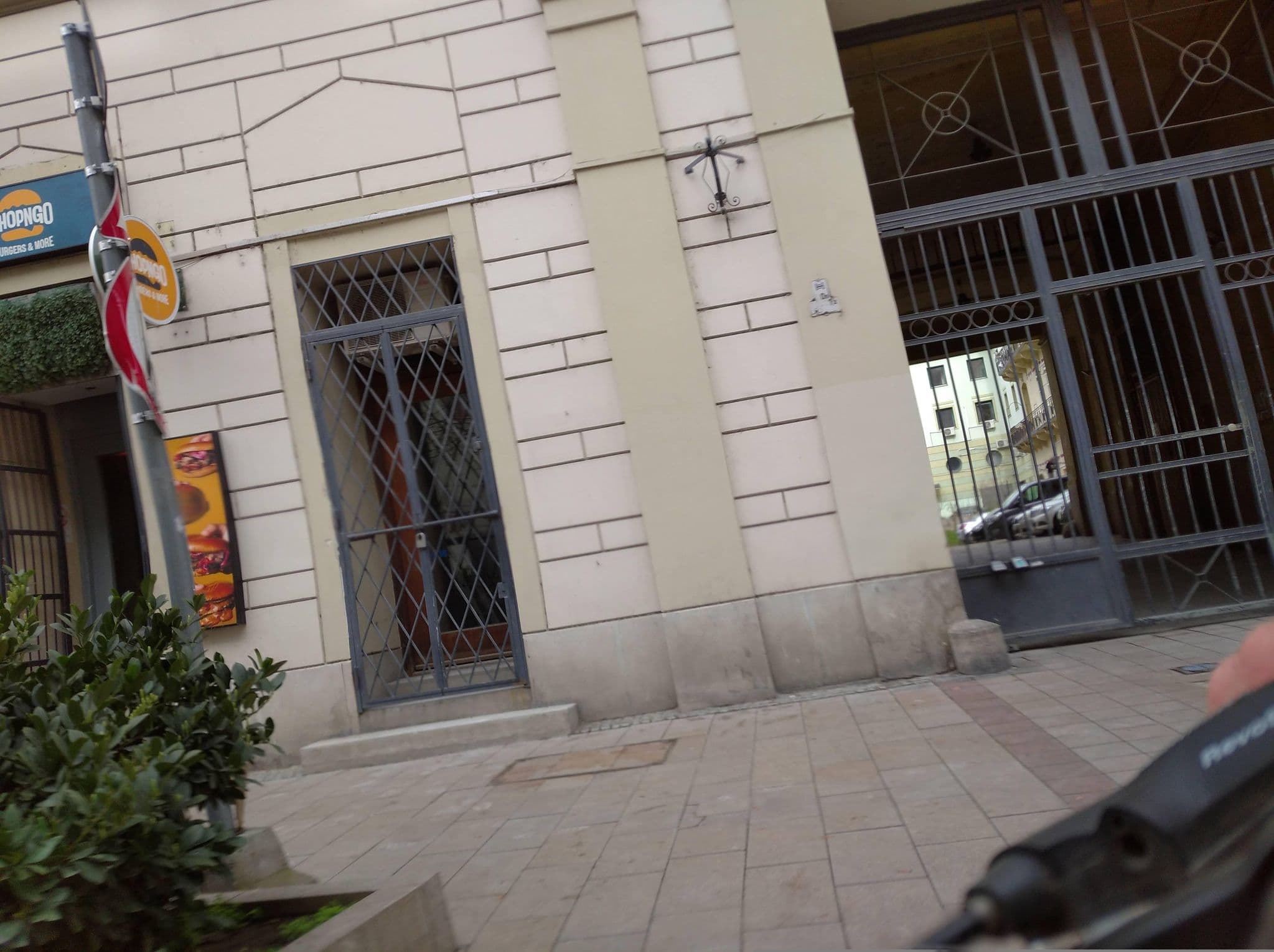 Street view near The Magzine Rooms, Budapest VI. kerület — © grozsa11 (CC BY-SA · Mapillary)