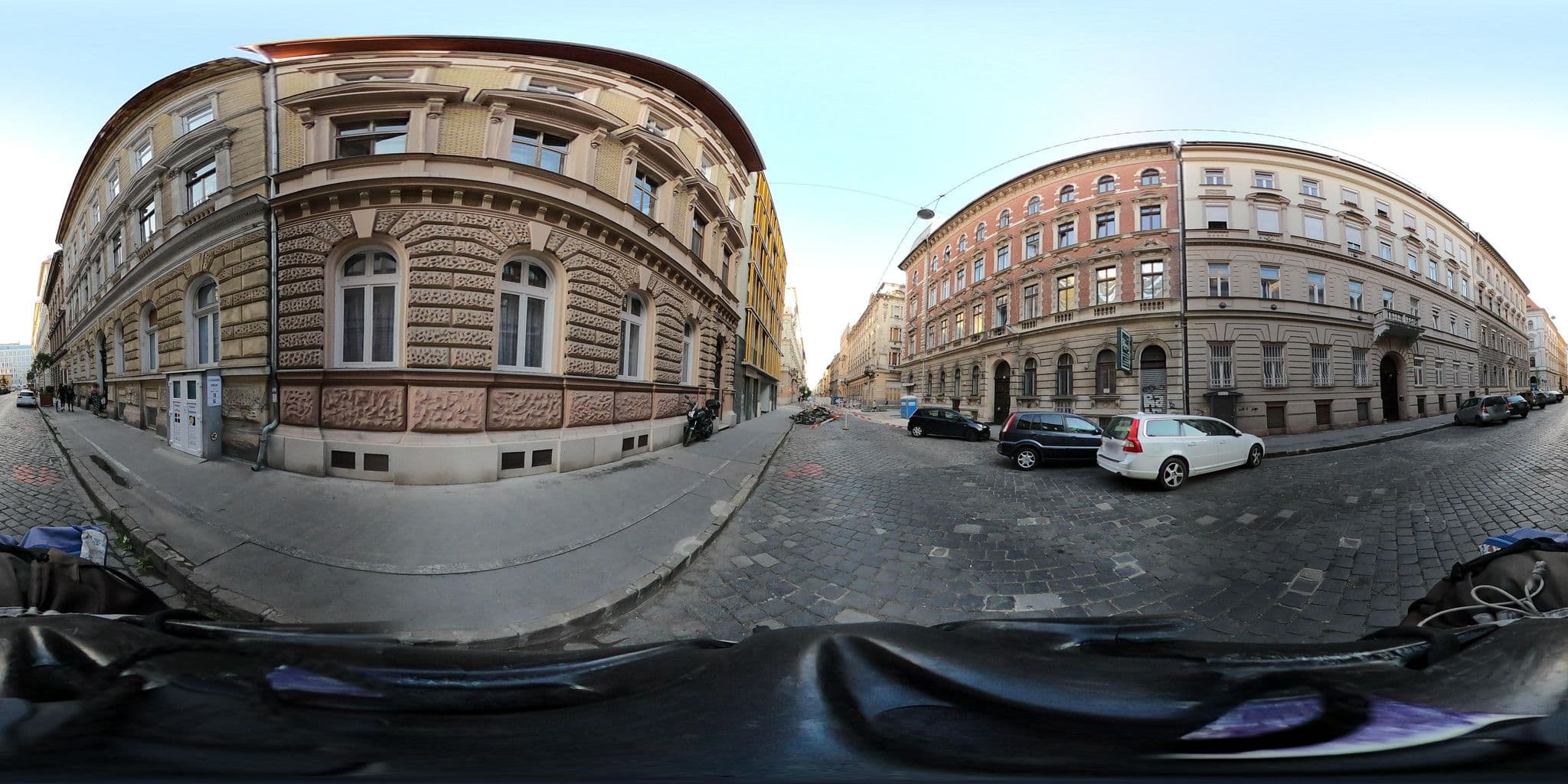Street view near happy home Budapest POP, Budapest VI. kerület — © grozsa11 (CC BY-SA · Mapillary)