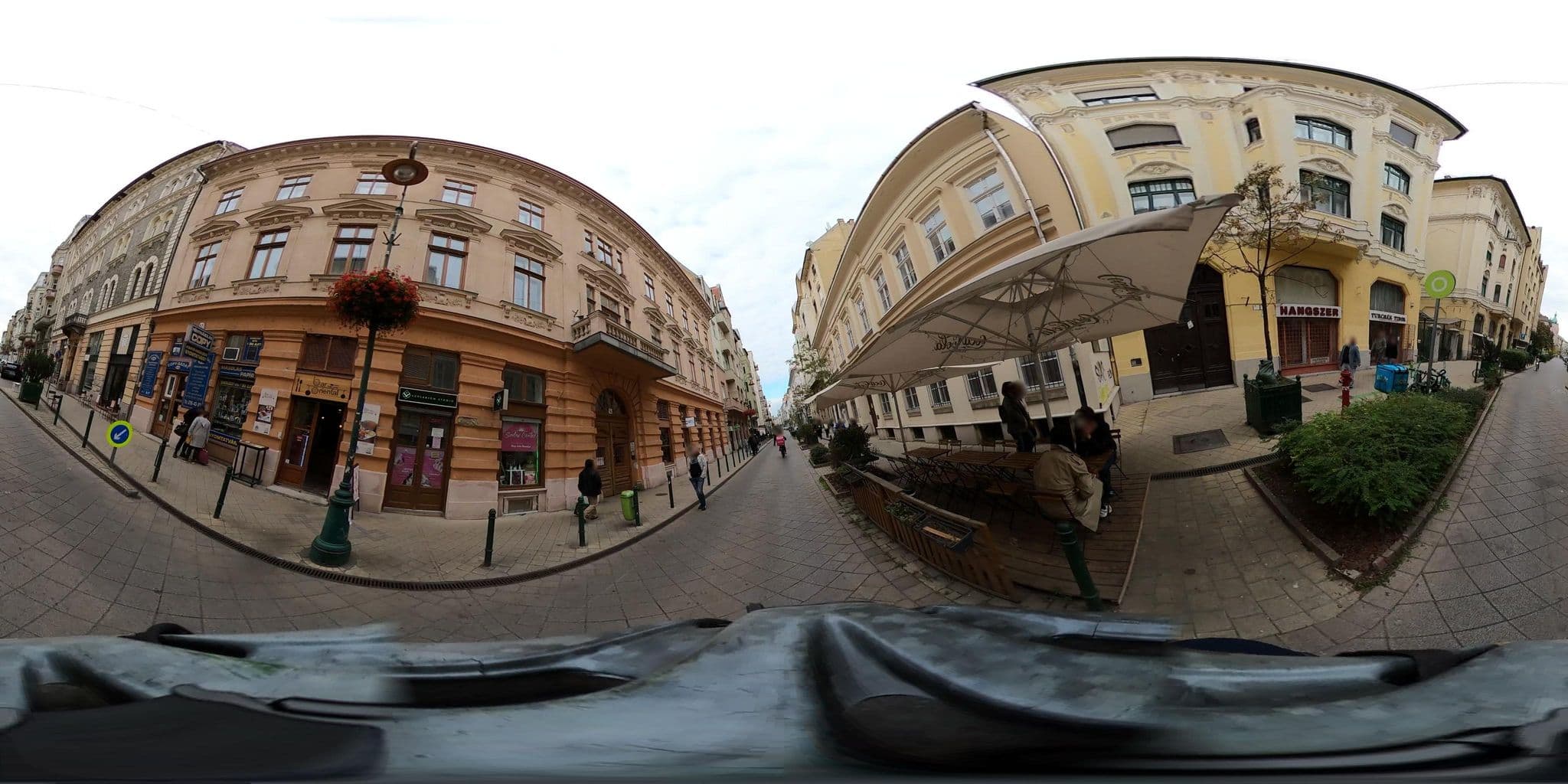 Street view near Boyduo Apartments, Belső-Ferencváros — © grozsa11 (CC BY-SA · Mapillary)