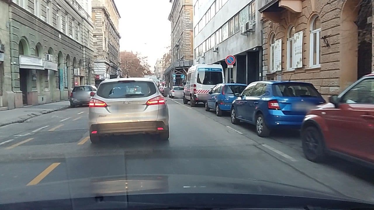 Street view near Apartement Budapest, Budapest VI. kerület — © vst (CC BY-SA · Mapillary)