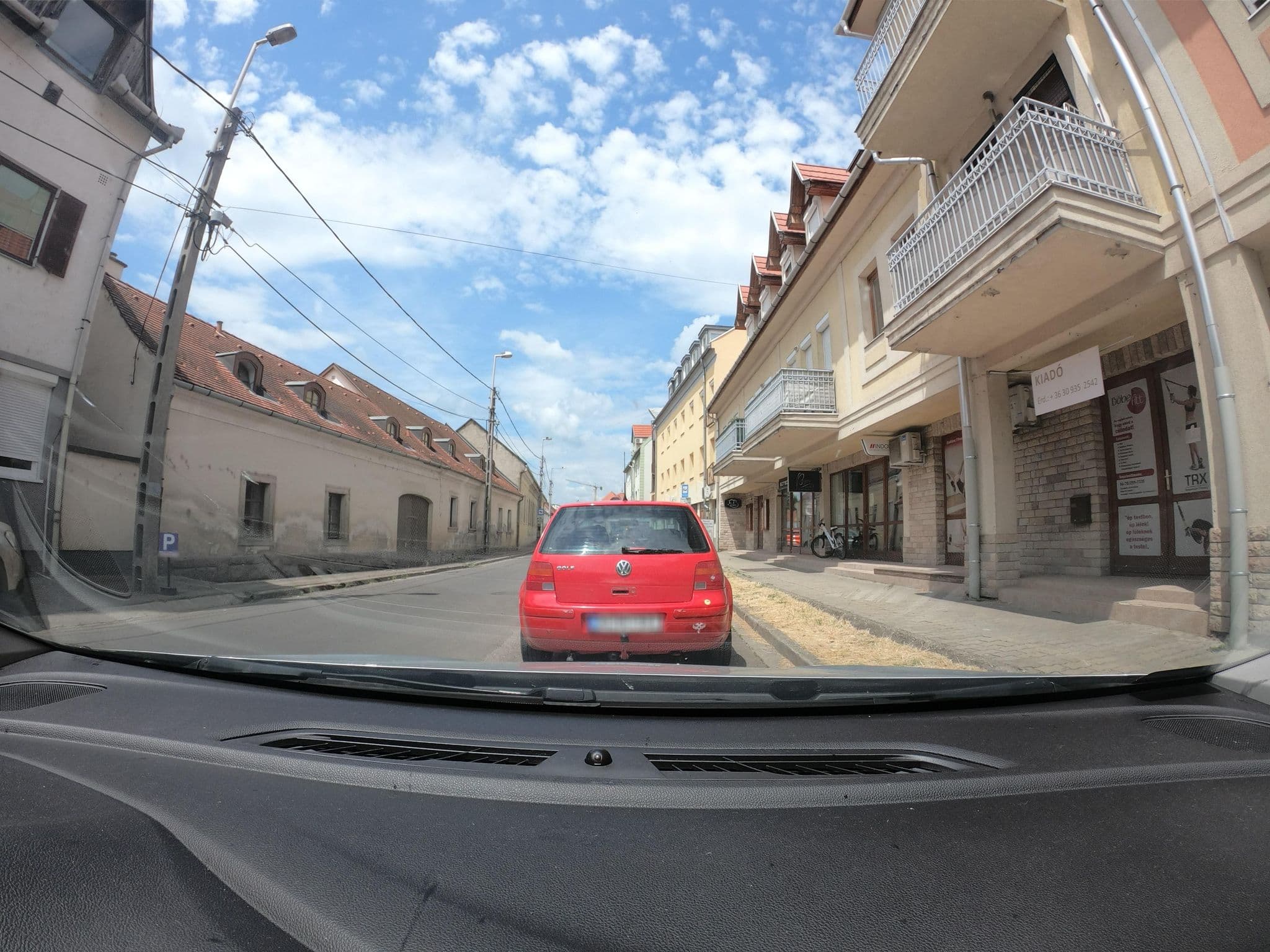 Street view near Hotel Aqua Eger*** Szálloda és Étterem, Eger — © vst (CC BY-SA · Mapillary)
