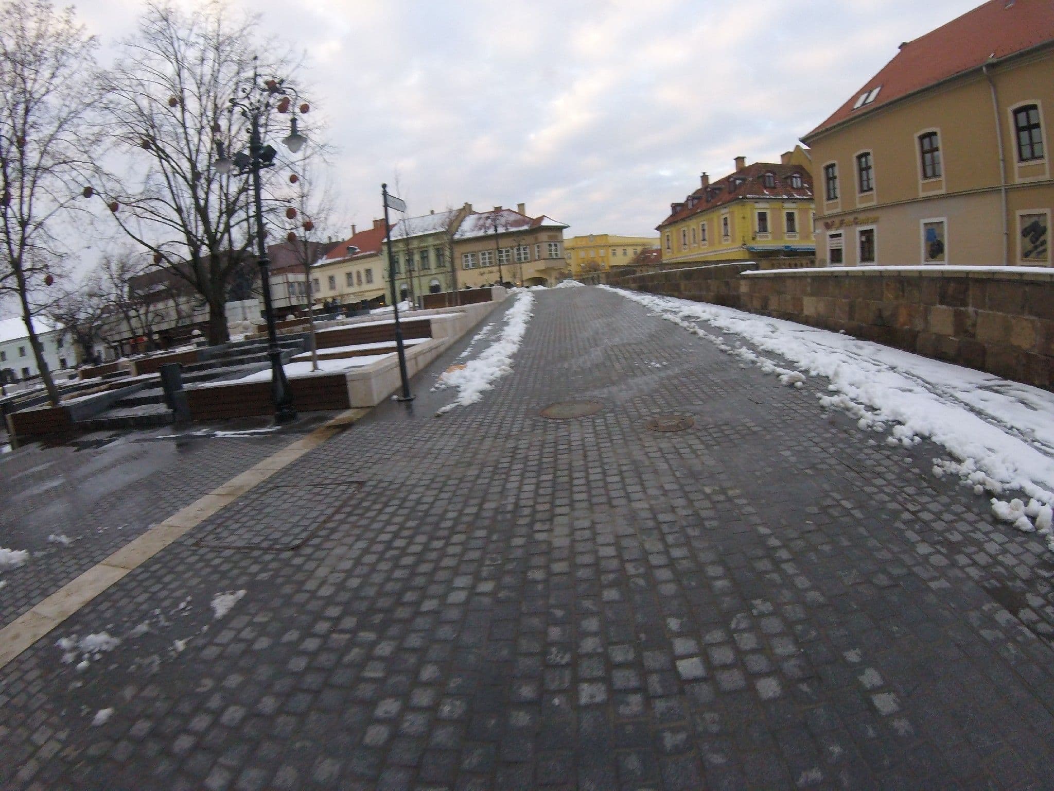 Street view near Macskakő Apartman, Eger — © utvonalfelmeresek (CC BY-SA · Mapillary)