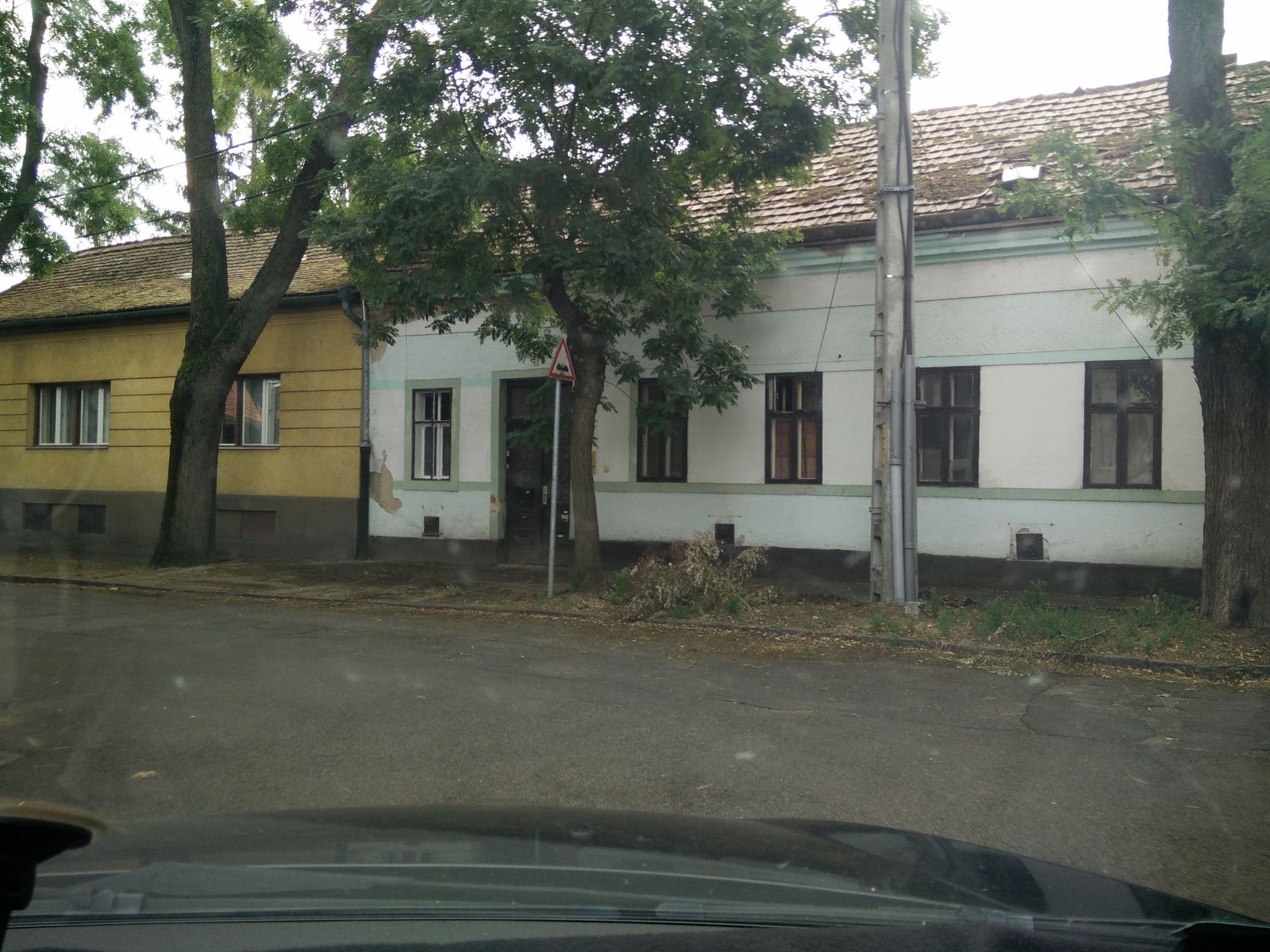 Street view near Agyiko, Debrecen — © grin (CC BY-SA · Mapillary)