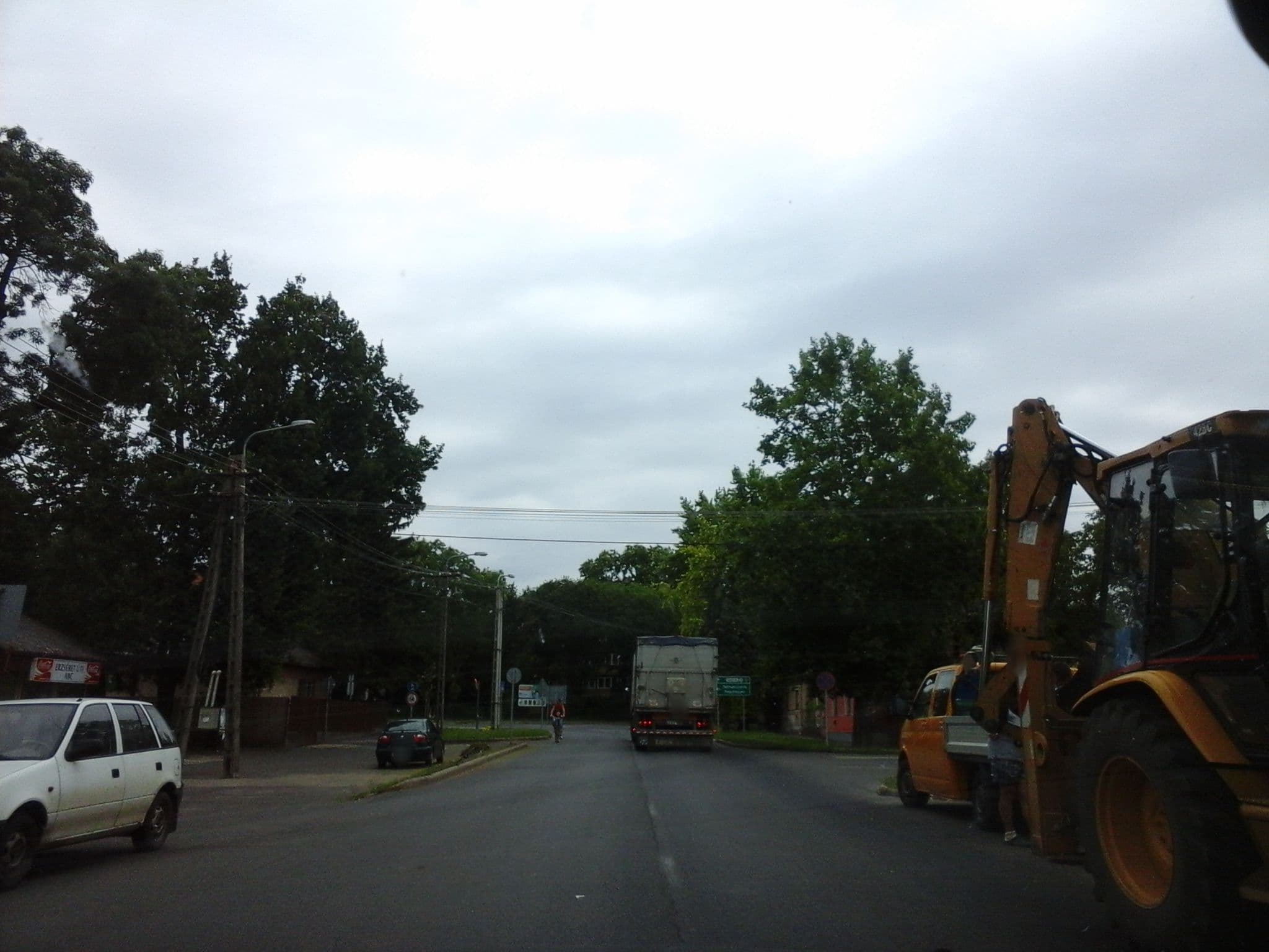 Street view near Siesta Üdülőszövetkezet Üdülőszállója, Hajdúszoboszló — © czadzik (CC BY-SA · Mapillary)