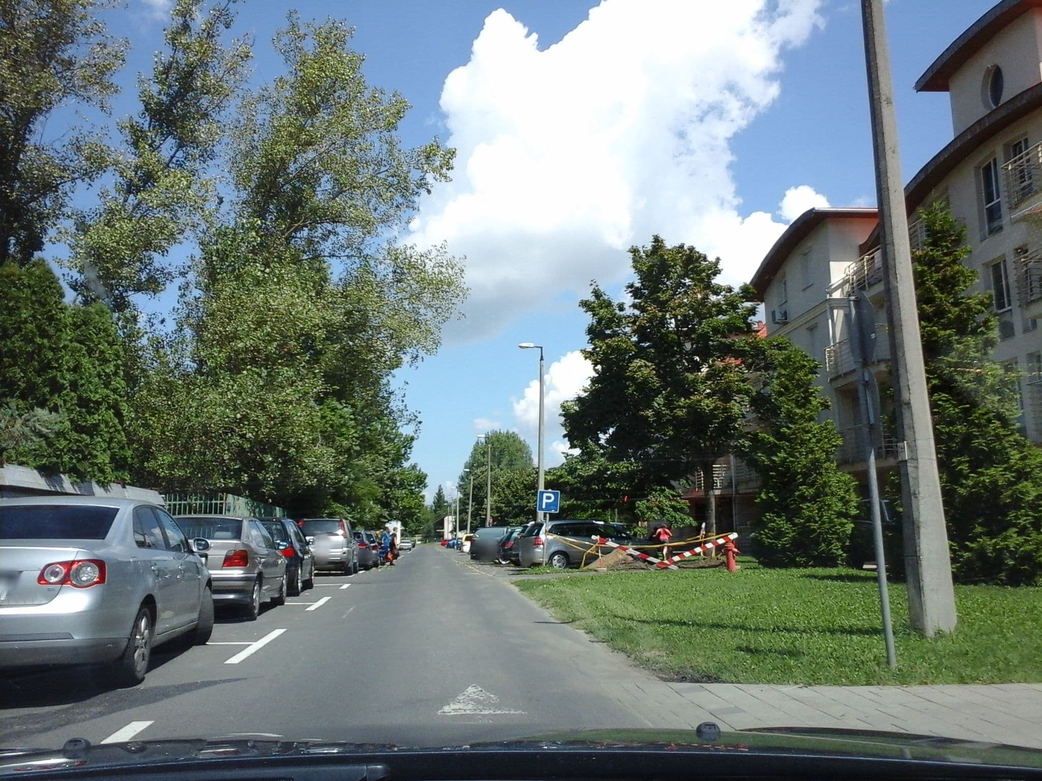 Street view near Panoráma Wellness Apartman Hotel - Hajdúszoboszló, Hajdúszoboszló — © czadzik (CC BY-SA · Mapillary)
