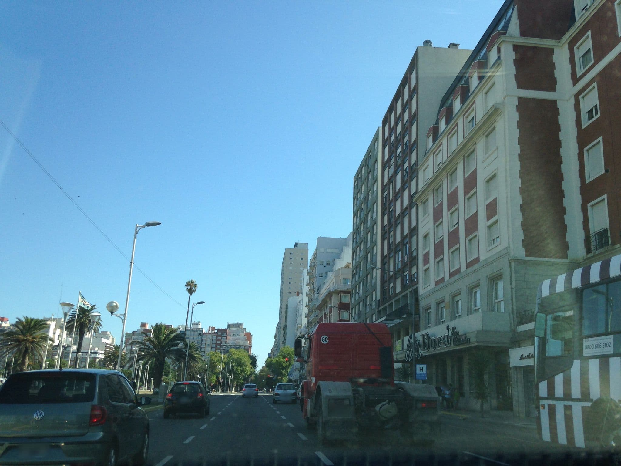 Street view near Hotel Oasis Mar del Plata, Mar del Plata — © maryann (CC BY-SA · Mapillary)