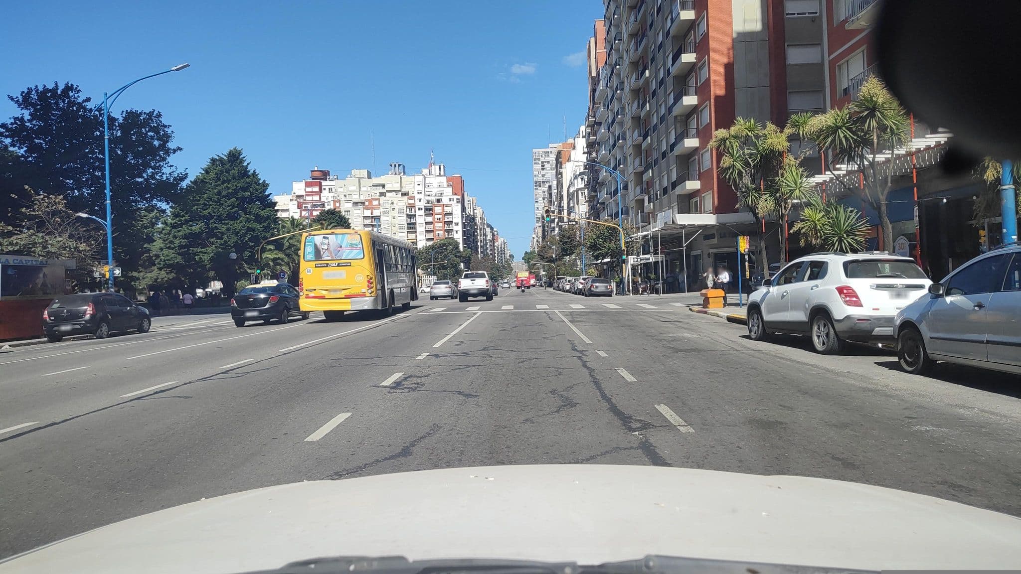 Street view near Hotel L'ete, Mar del Plata — © Kaart_Local (CC BY-SA · Mapillary)