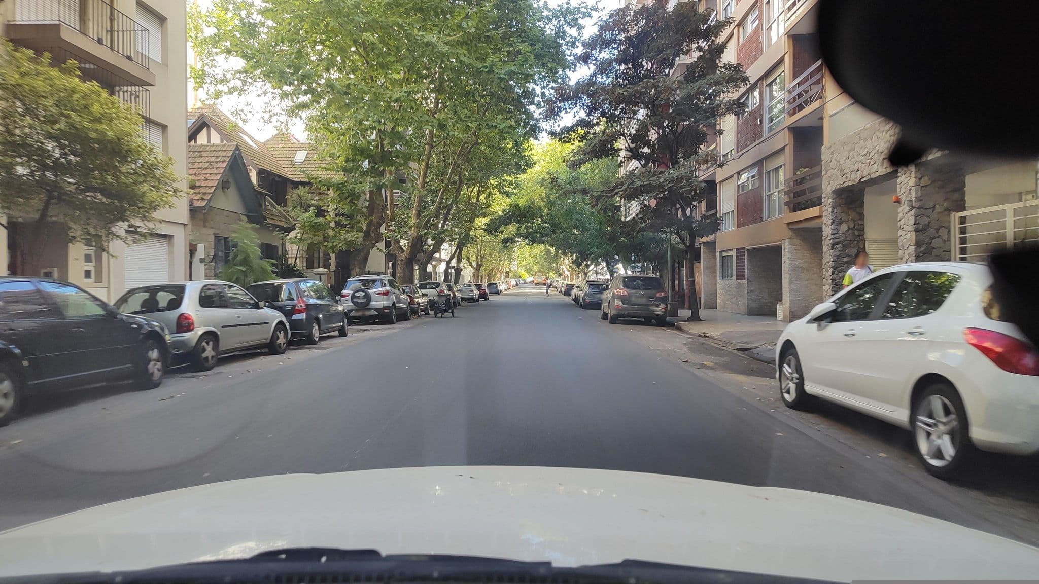 Street view near Hotel Cosmos, Mar del Plata — © Kaart_Local (CC BY-SA · Mapillary)