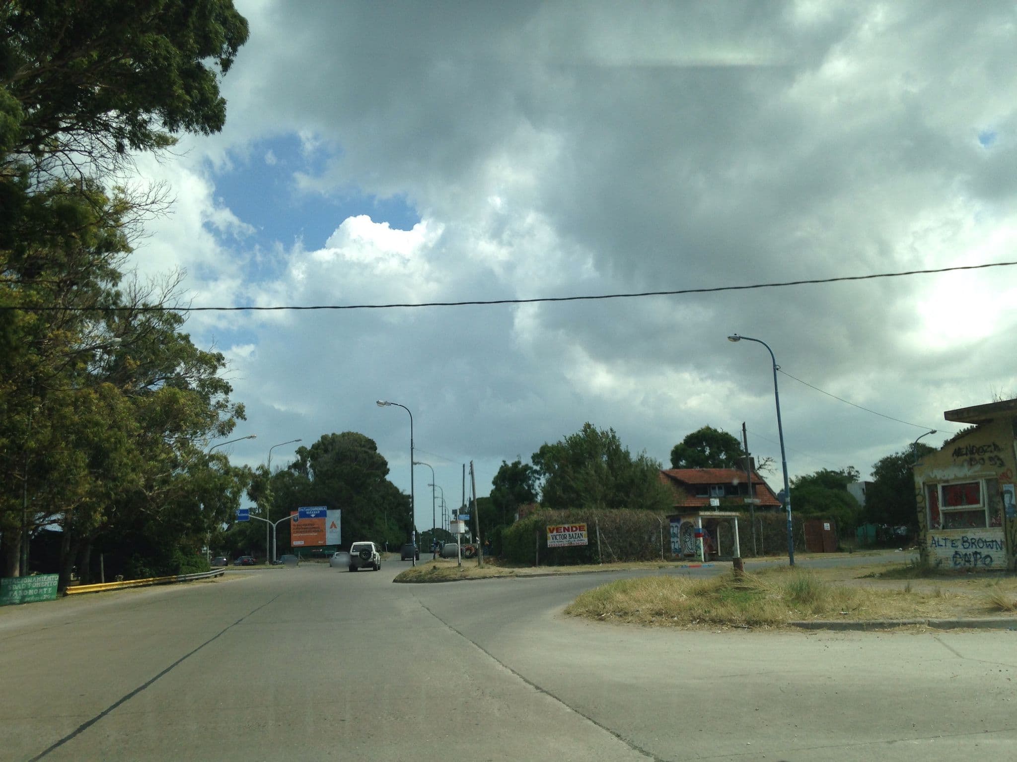 Street view near Los Nobles Hostal de Bosque, Mar del Plata — © maryann (CC BY-SA · Mapillary)