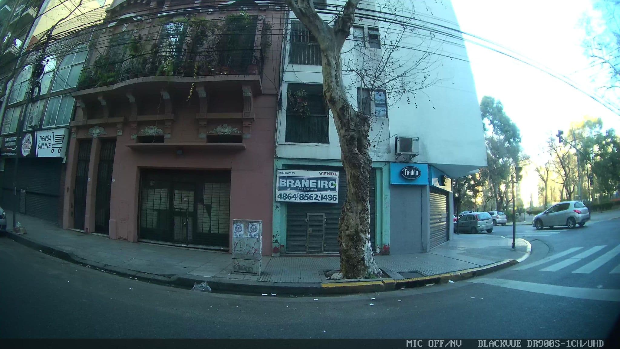 Street view near El Hostel Cultural, Balvanera — © kaart_1 (CC BY-SA · Mapillary)