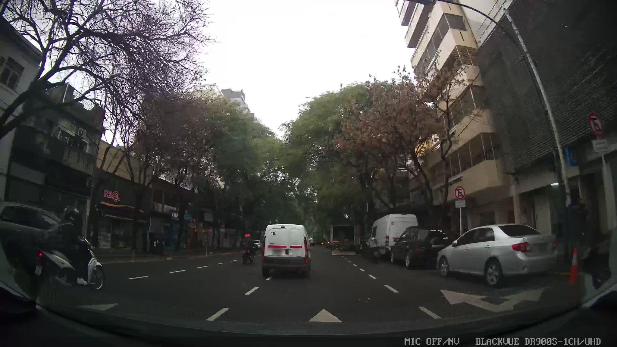 Street view near Hotel Kent, Colegiales — © kaartcam (CC BY-SA · Mapillary)