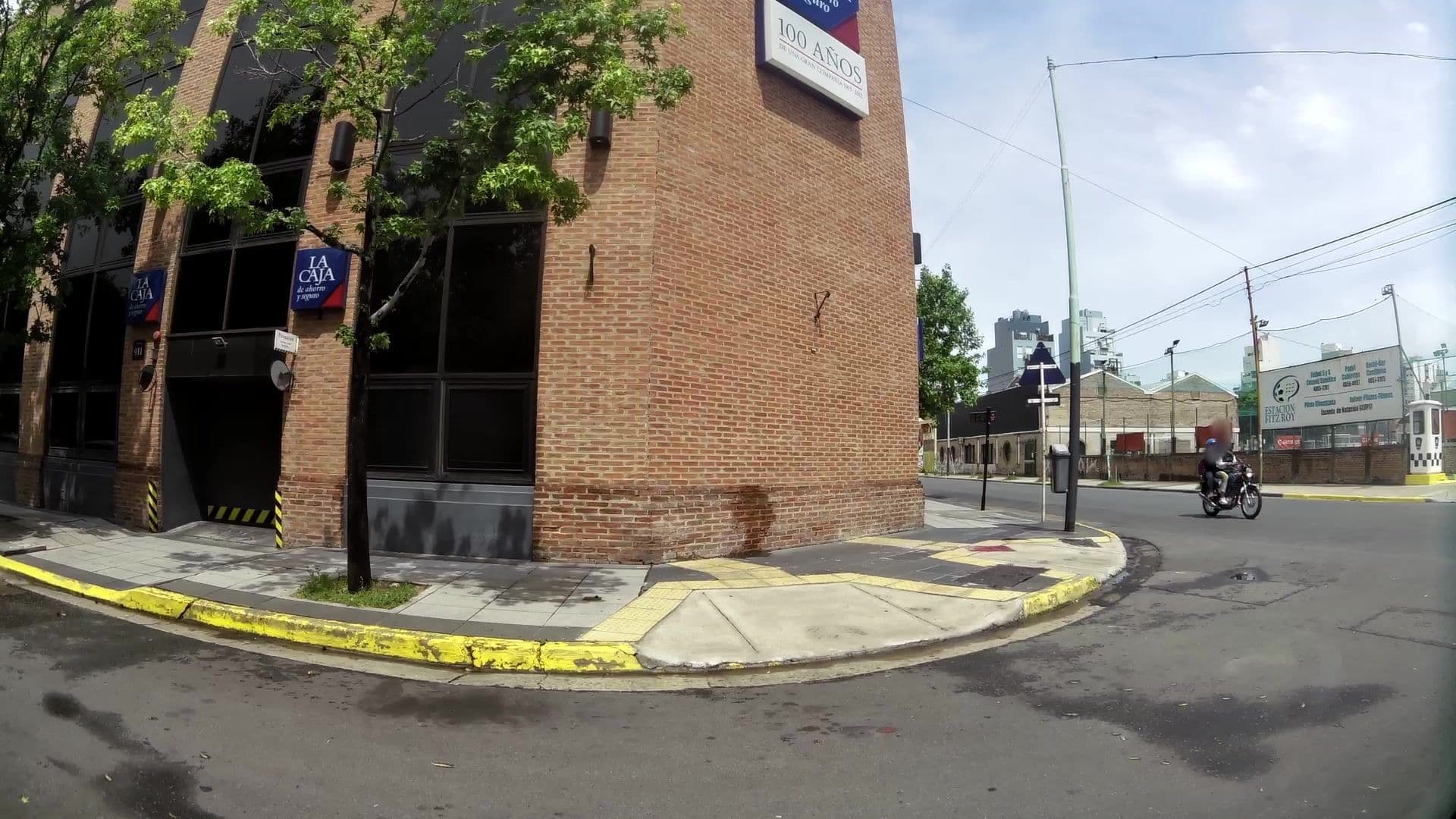 Street view near Toluenoss, Colegiales — © kaartcam (CC BY-SA · Mapillary)