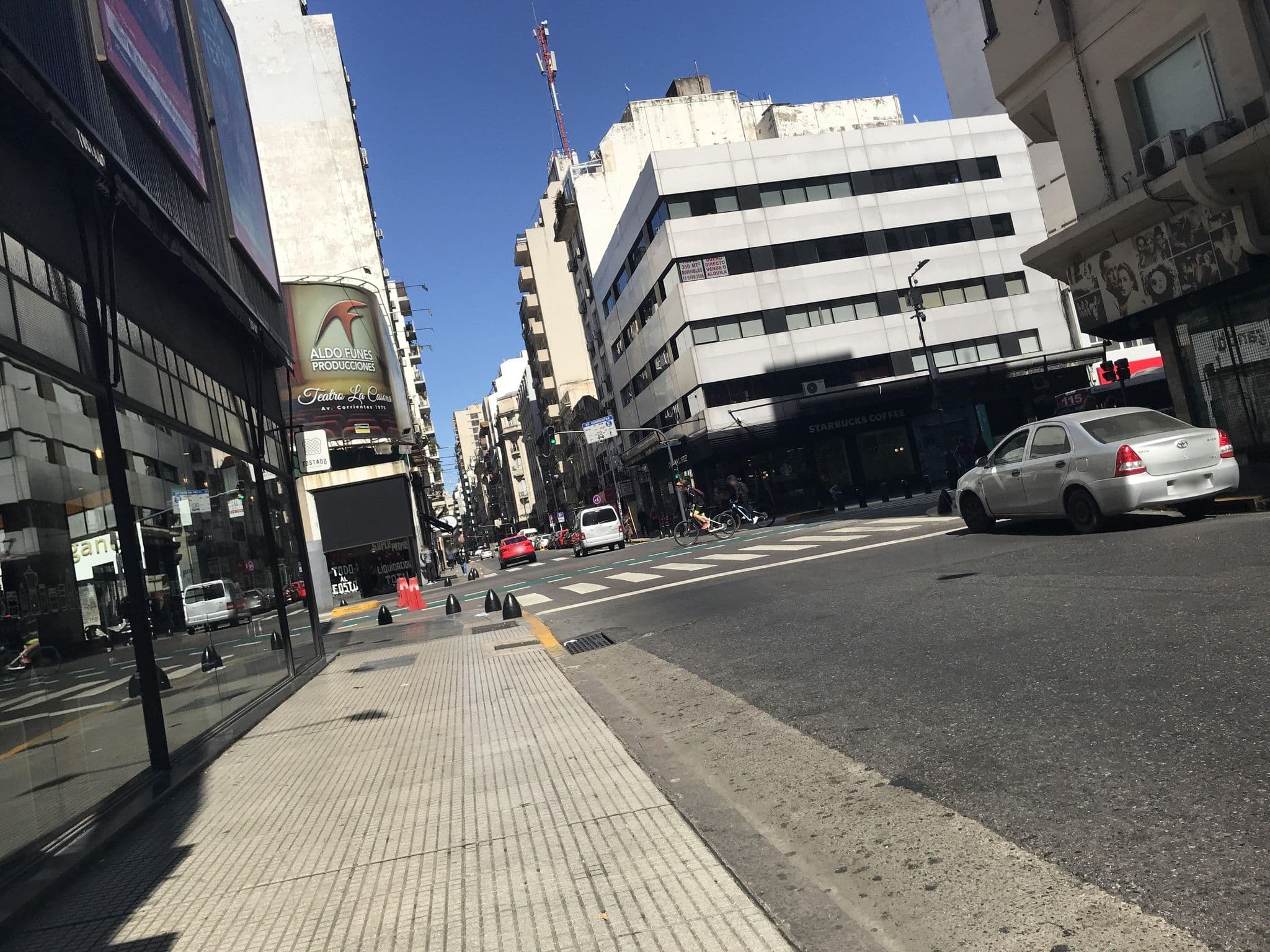 Street view near Larocca Hostel, Balvanera — © miguel_andrade (CC BY-SA · Mapillary)