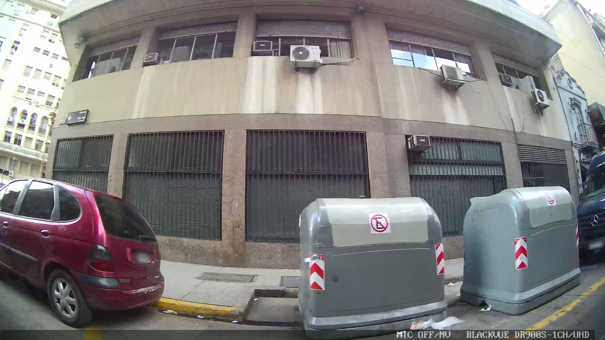 Street view near Hotel Central Park Plaza, Buenos Aires — © kaart_3 (CC BY-SA · Mapillary)