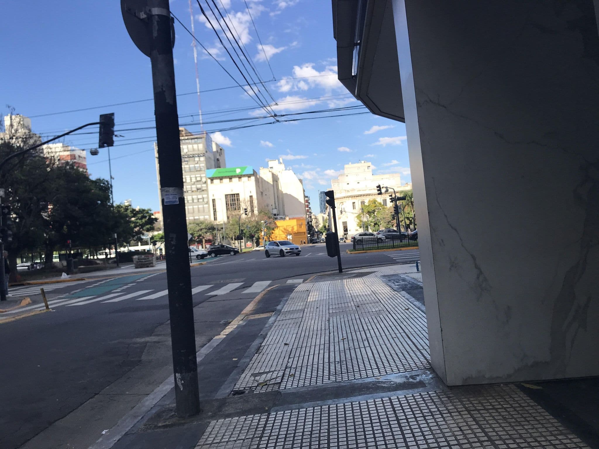 Street view near Dante Y Compania, Buenos Aires — © miguel_andrade (CC BY-SA · Mapillary)