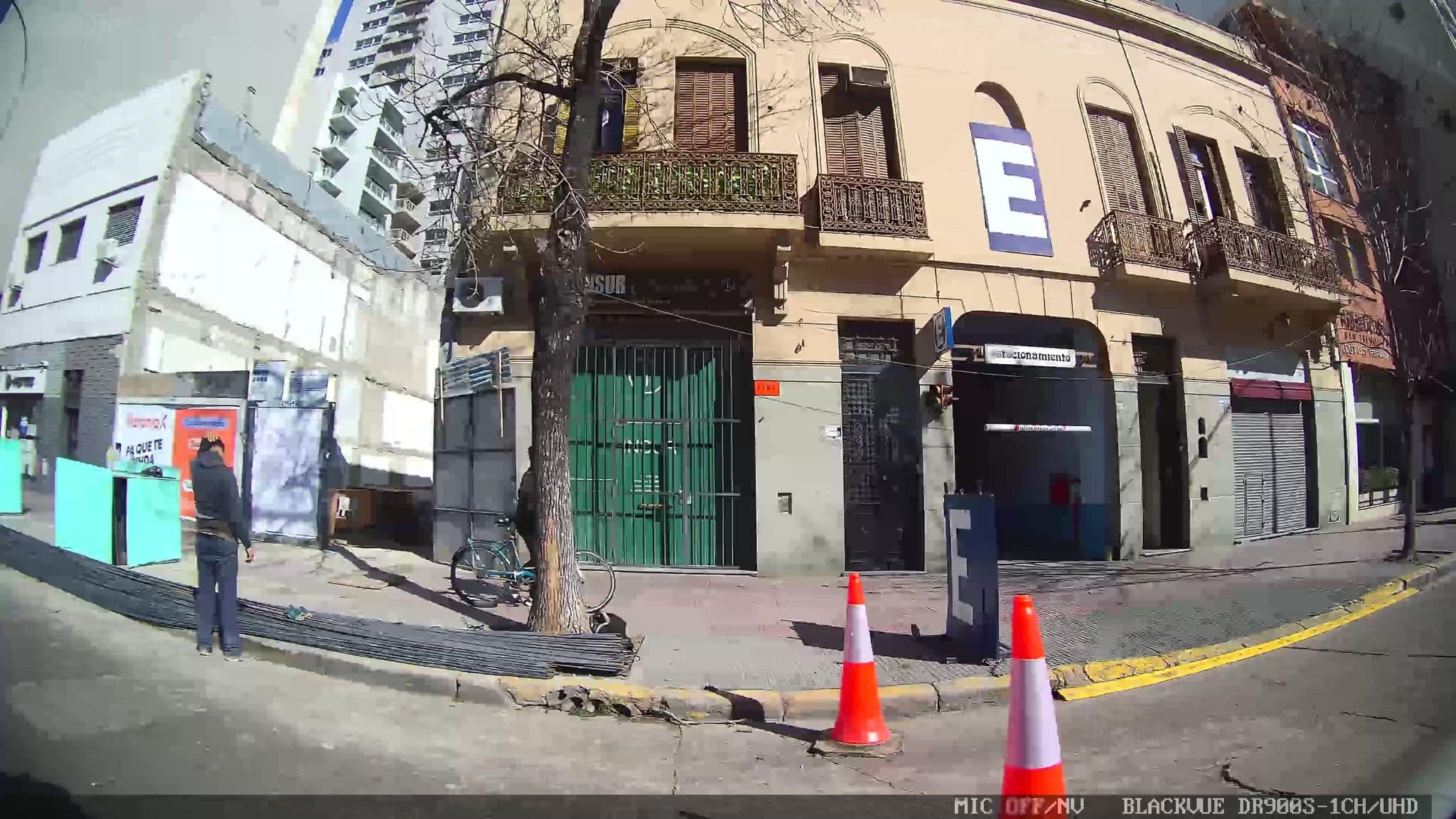 Street view near The Hideaway, Buenos Aires — © kaart_3 (CC BY-SA · Mapillary)