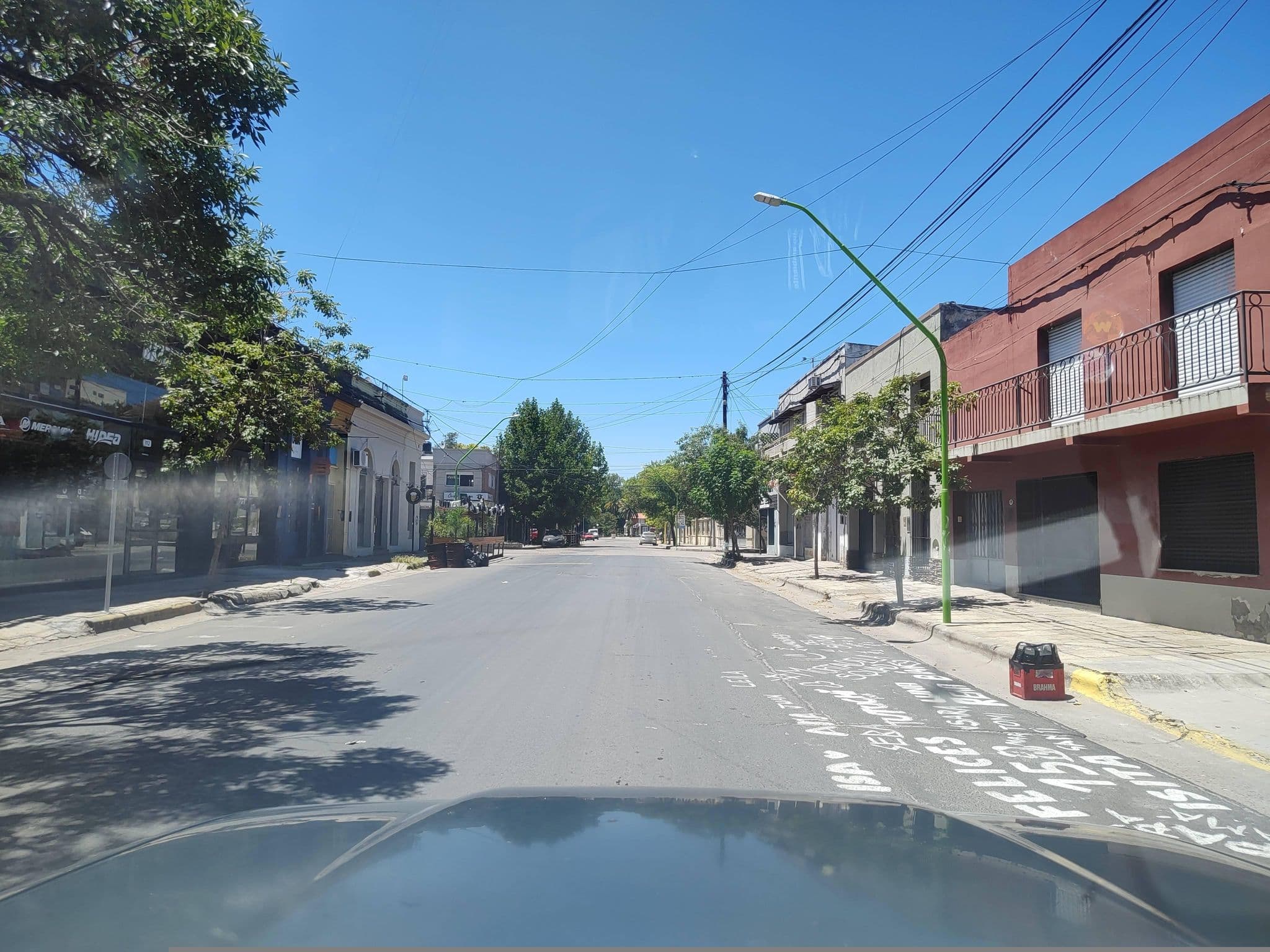 Street view near Los Girasoles Hostel, Gualeguaychú — © andresduhour (CC BY-SA · Mapillary)