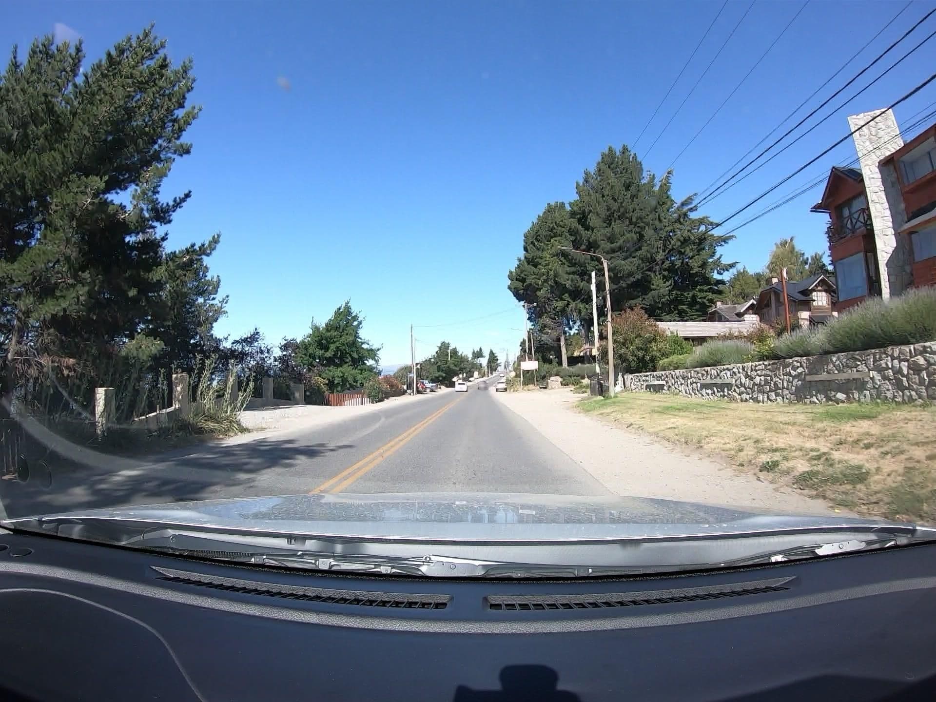 Street view near Los Robles Apart & Spa, San Carlos de Bariloche — © martinvilu (CC BY-SA · Mapillary)