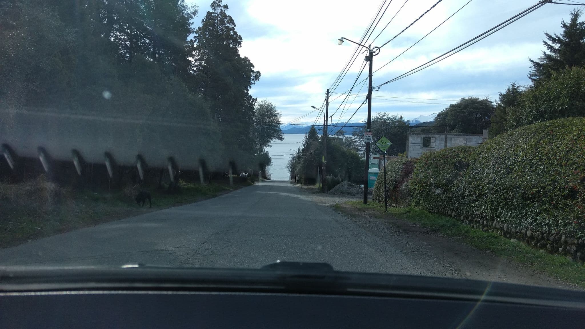 Street view near Cabañas Araucaria, San Carlos de Bariloche — © martinvilu (CC BY-SA · Mapillary)