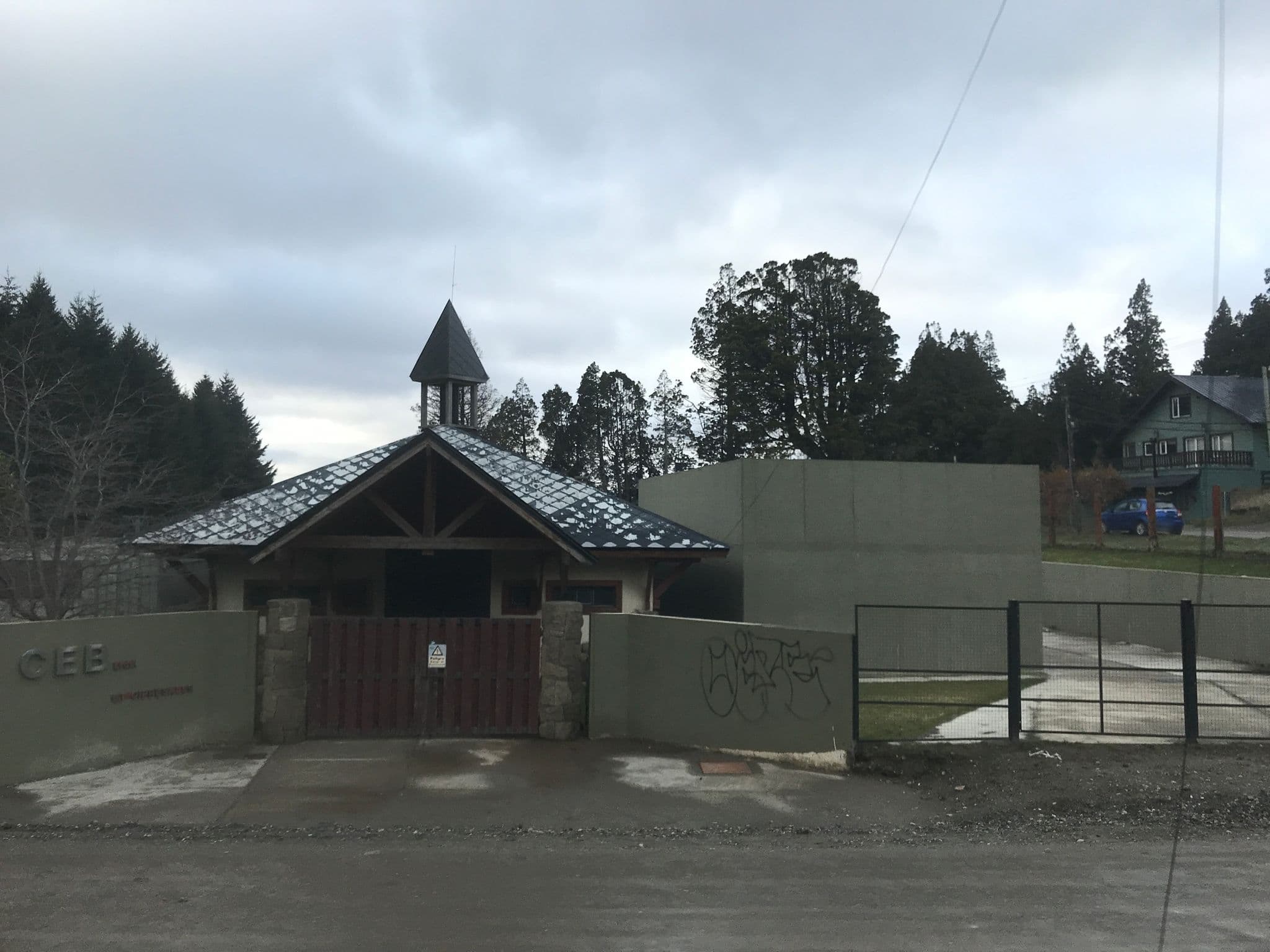 Street view near Cabañas Austria, San Carlos de Bariloche — © ejegg (CC BY-SA · Mapillary)