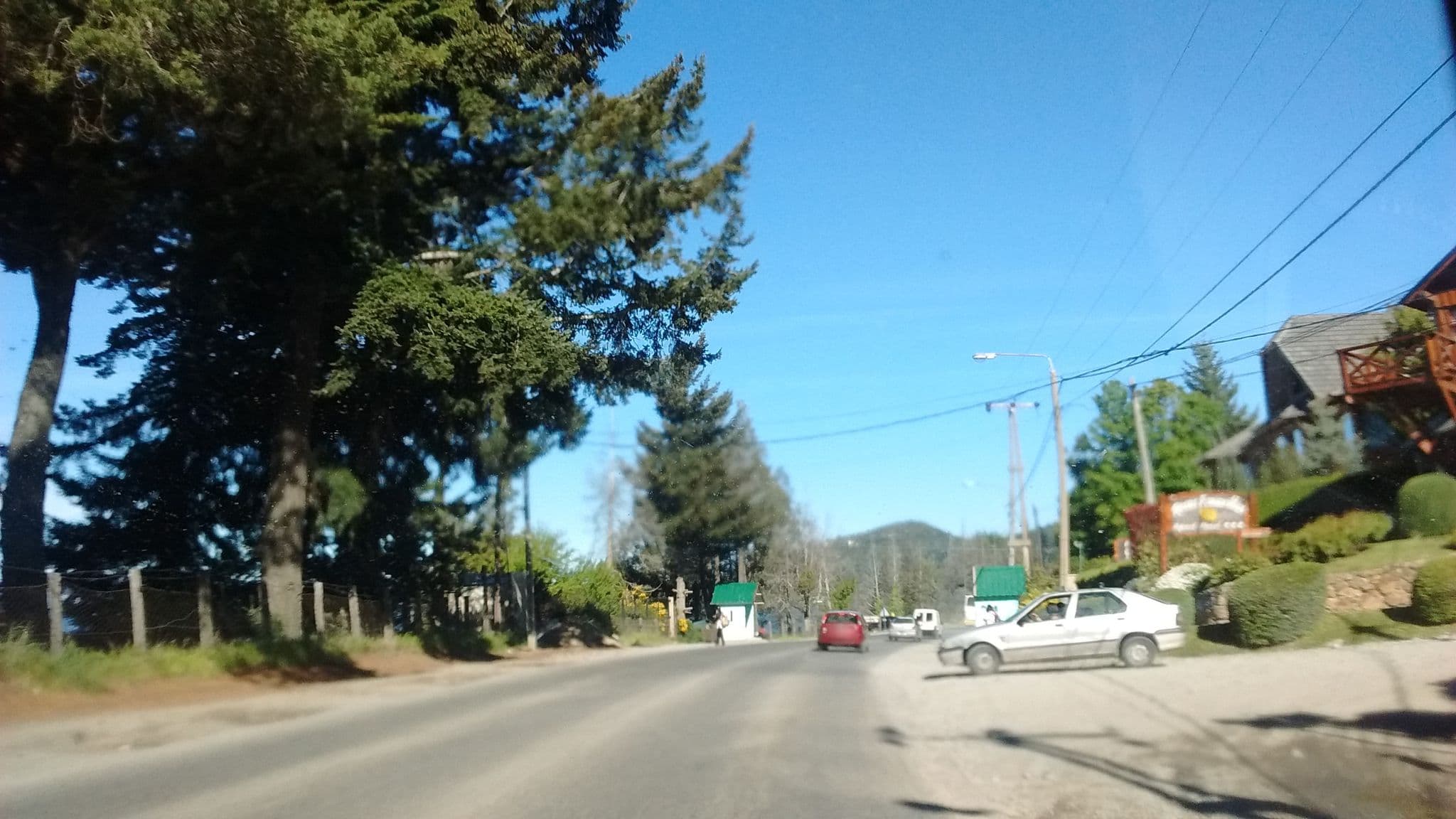 Street view near Lejano Nahuel, San Carlos de Bariloche — © mweper (CC BY-SA · Mapillary)