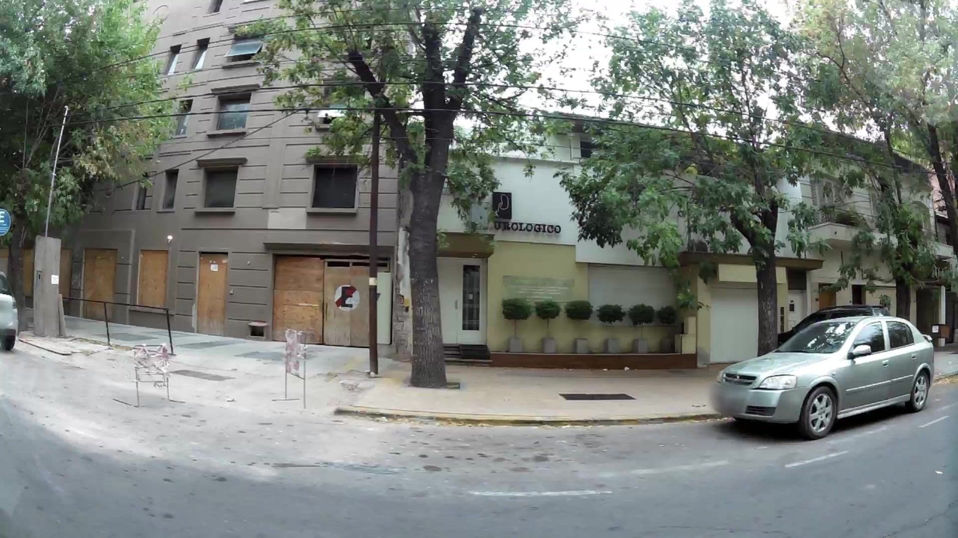 Street view near Hotel Fuente Mayor, Mendoza — © kaartcam (CC BY-SA · Mapillary)