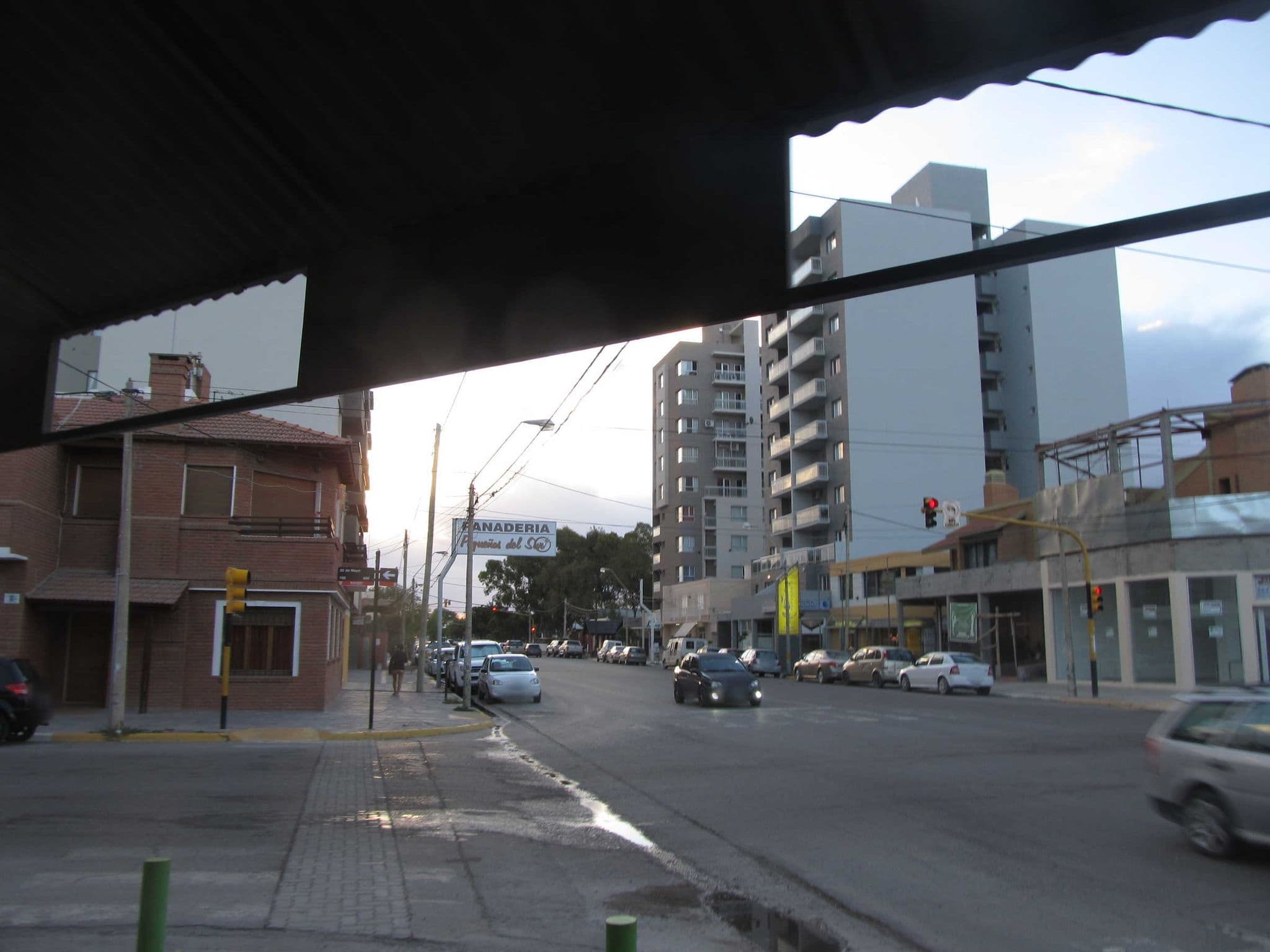 Street view near Inmobiliaria Gabriel Porreta, Puerto Madryn — © sk53 (CC BY-SA · Mapillary)