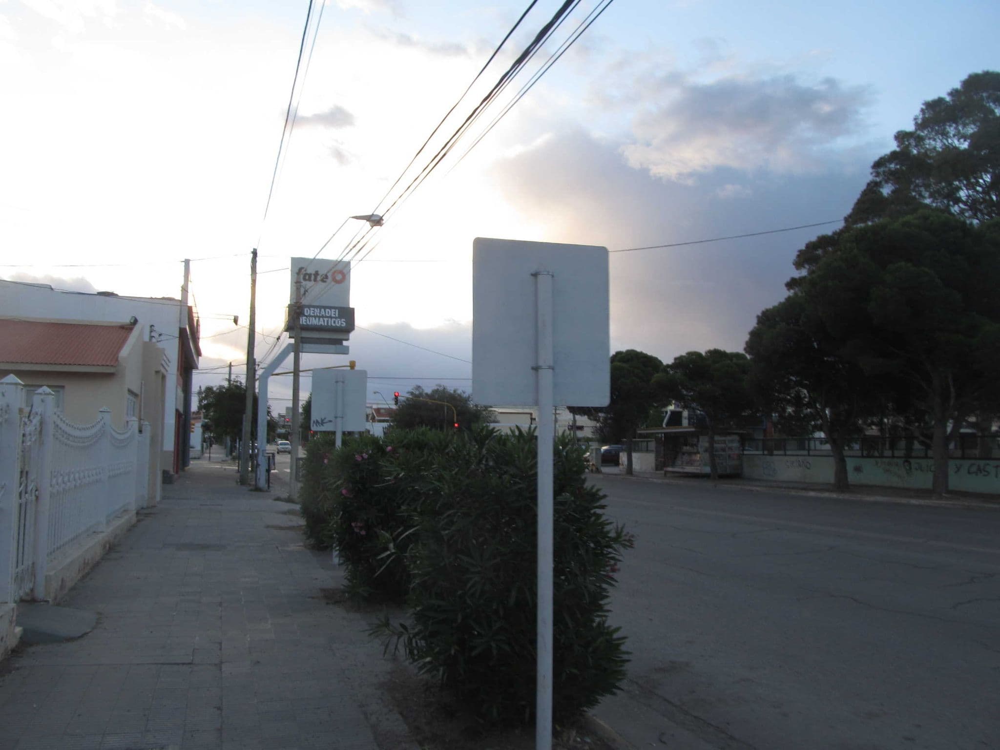 Street view near Yiliana Hostel, Puerto Madryn — © sk53 (CC BY-SA · Mapillary)