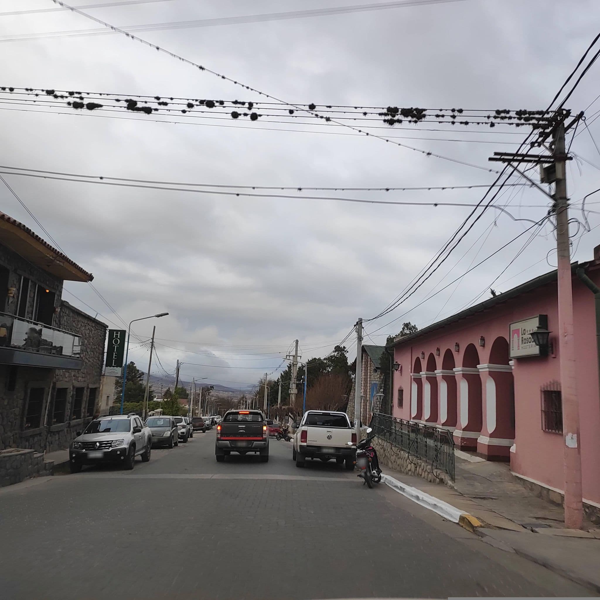 Street view near Hotel Colonial Tafí, Tafí del Valle — © diegokrein (CC BY-SA · Mapillary)