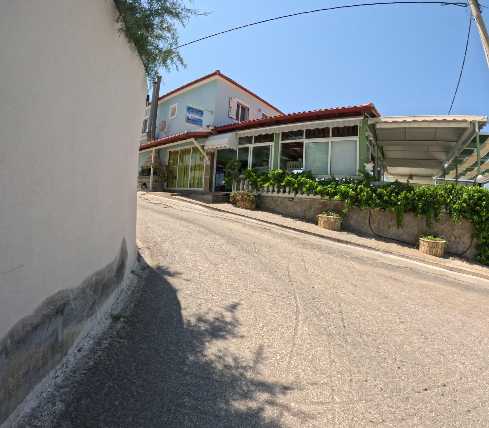 Street view near Ahillion Studios, Katastárion — © krzyk (CC BY-SA · Mapillary)
