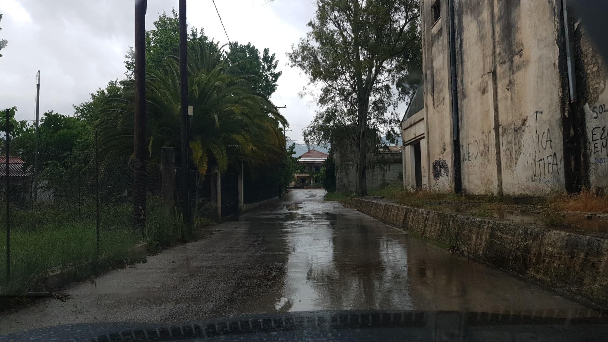 Street view near Captain’s Studios, Nidhríon — © roadroid (CC BY-SA · Mapillary)