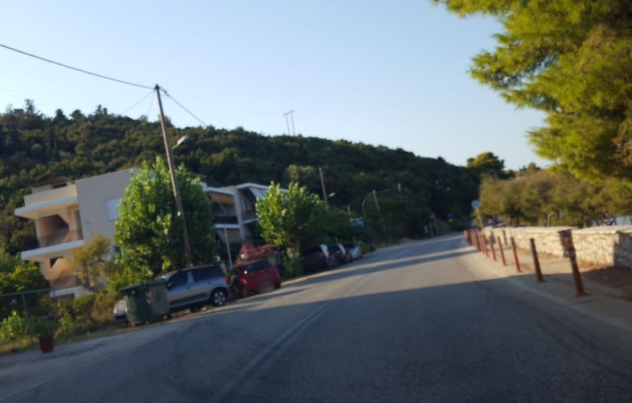 Street view near villa katopodi, Nidhríon — © samsam7575 (CC BY-SA · Mapillary)