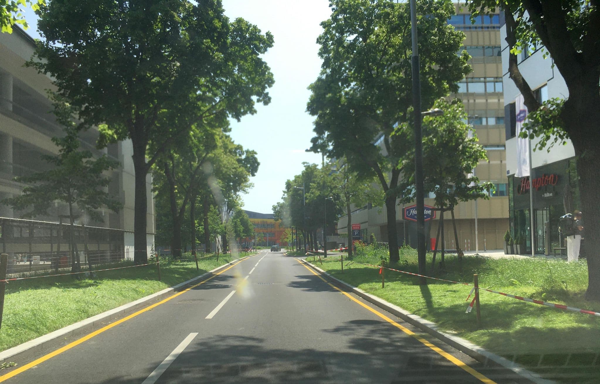 Street view near Hampton, Landstraße — © istefanos (CC BY-SA · Mapillary)
