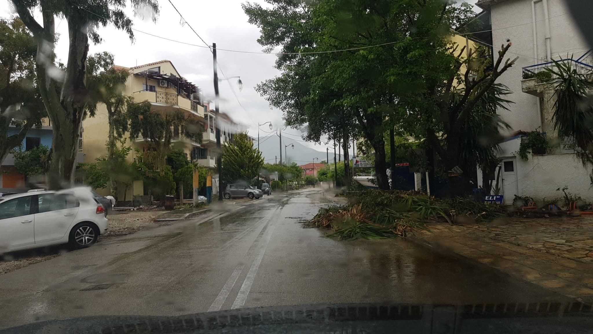 Street view near Anemolia Apartments, Nidhríon — © roadroid (CC BY-SA · Mapillary)