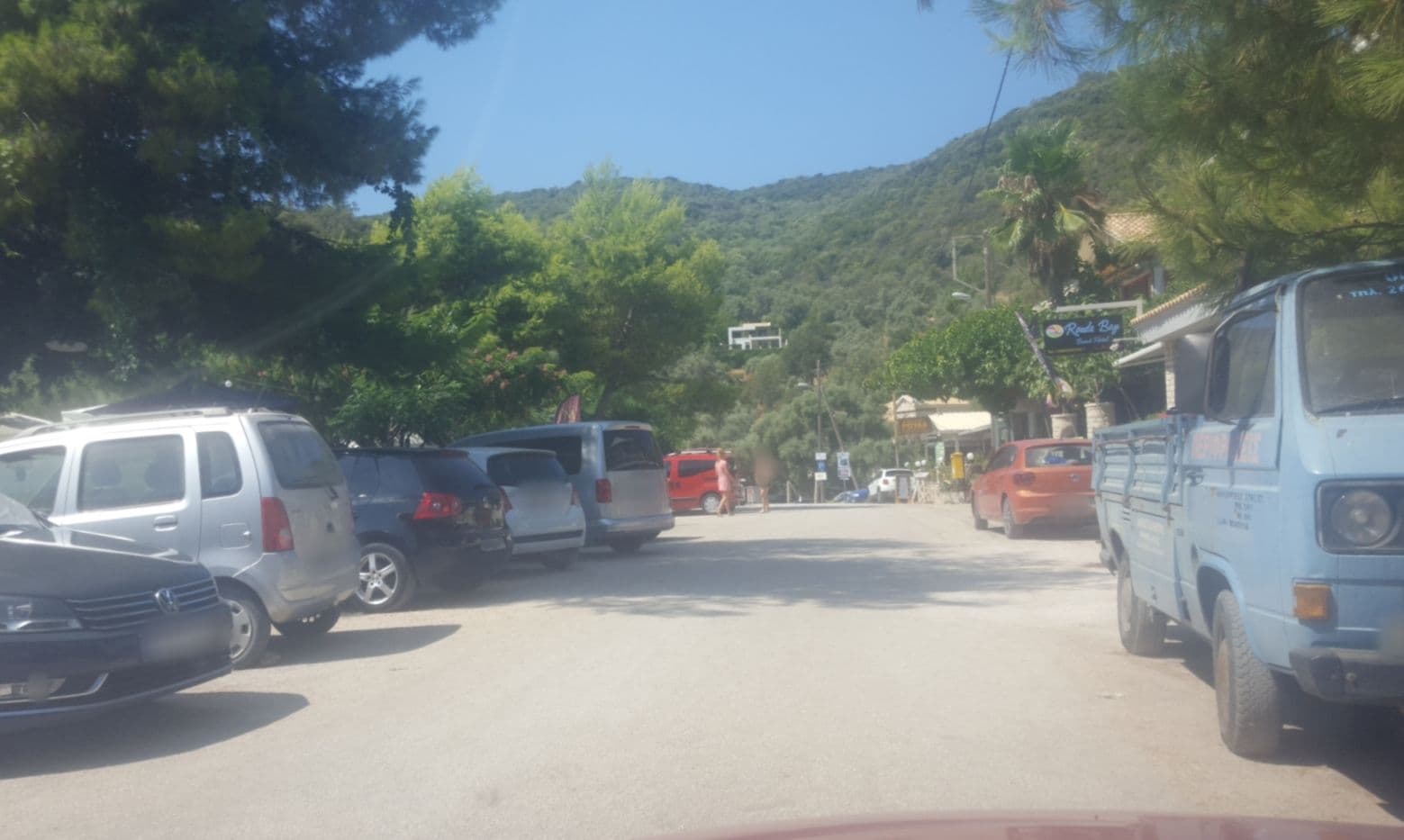 Street view near Oceanis Rooms Mikros Gialos, Nidhríon — © samsam7575 (CC BY-SA · Mapillary)