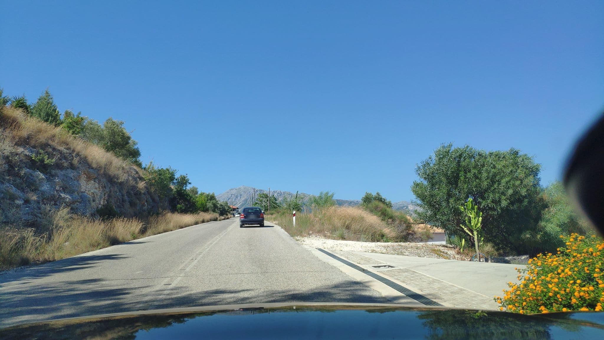 Street view near Anemos Luxury Villas, Nidhríon — © pppetros (CC BY-SA · Mapillary)