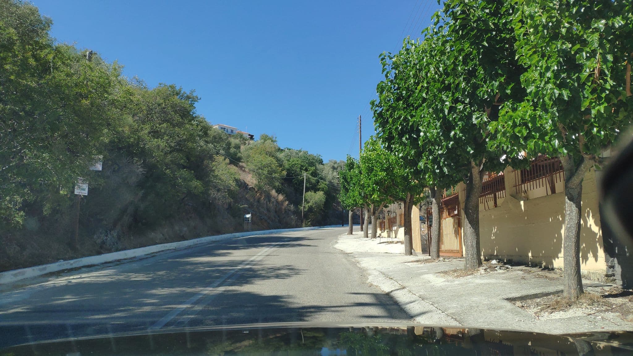Street view near San Pedro Apartments, Nidhríon — © pppetros (CC BY-SA · Mapillary)