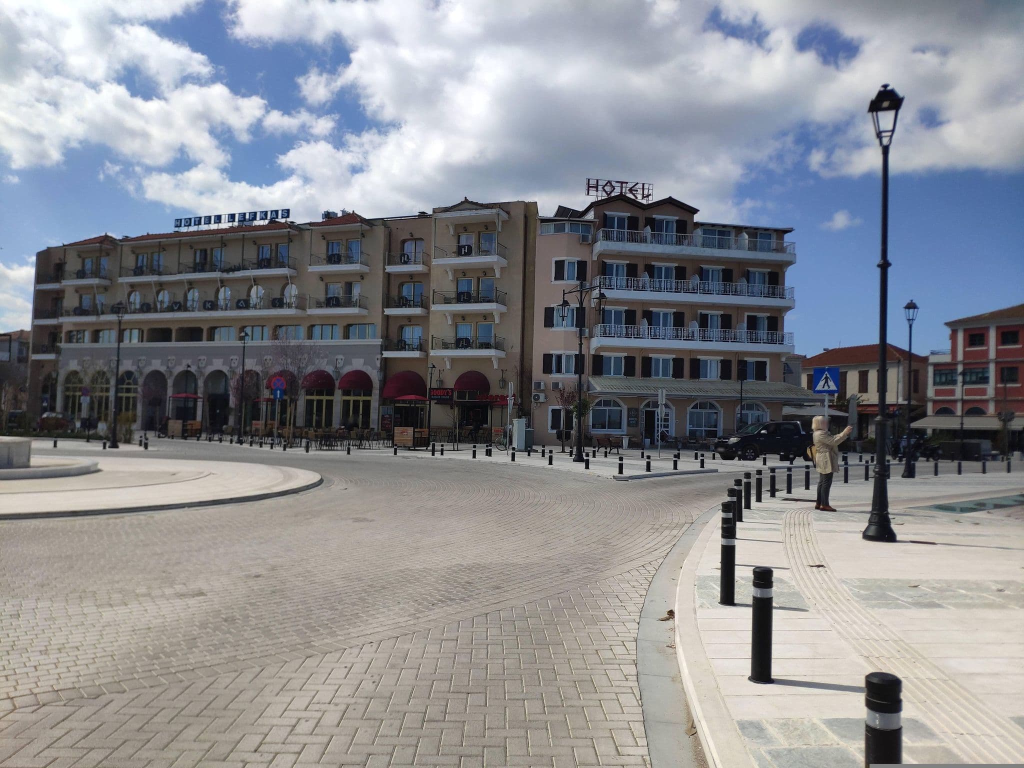 Street view near Hotel Nirikos, Lefkáda — © pppetros (CC BY-SA · Mapillary)