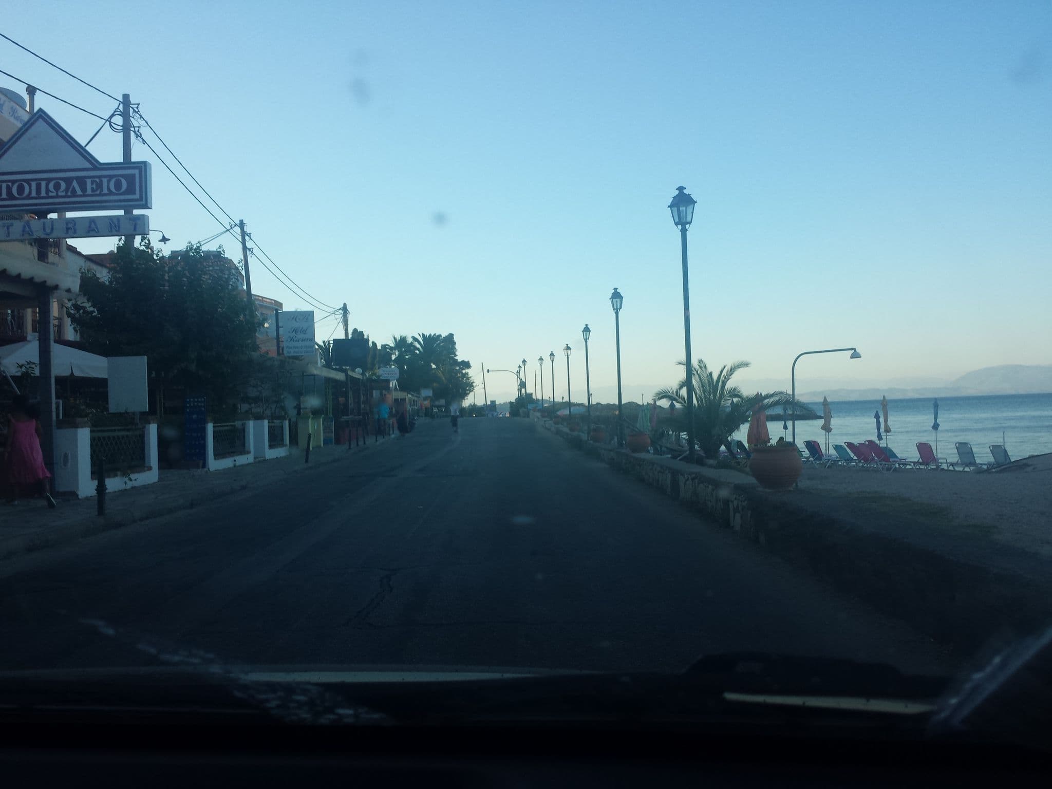 Street view near Loutrouvia Hotel, Kynopiástes — © fredrik (CC BY-SA · Mapillary)