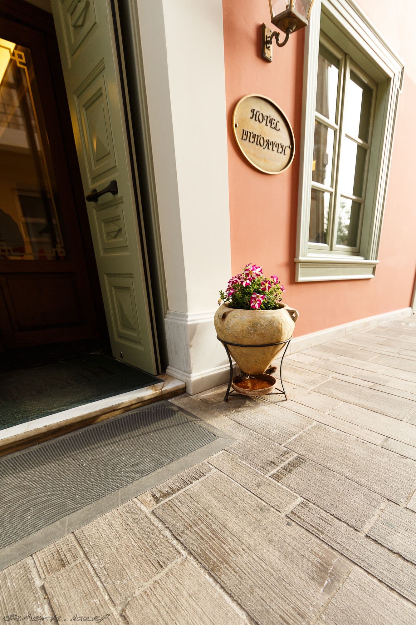 Street view near Ippoliti Hotel Ναύπλιο, Náfplio — © jef (CC BY-SA · Mapillary)