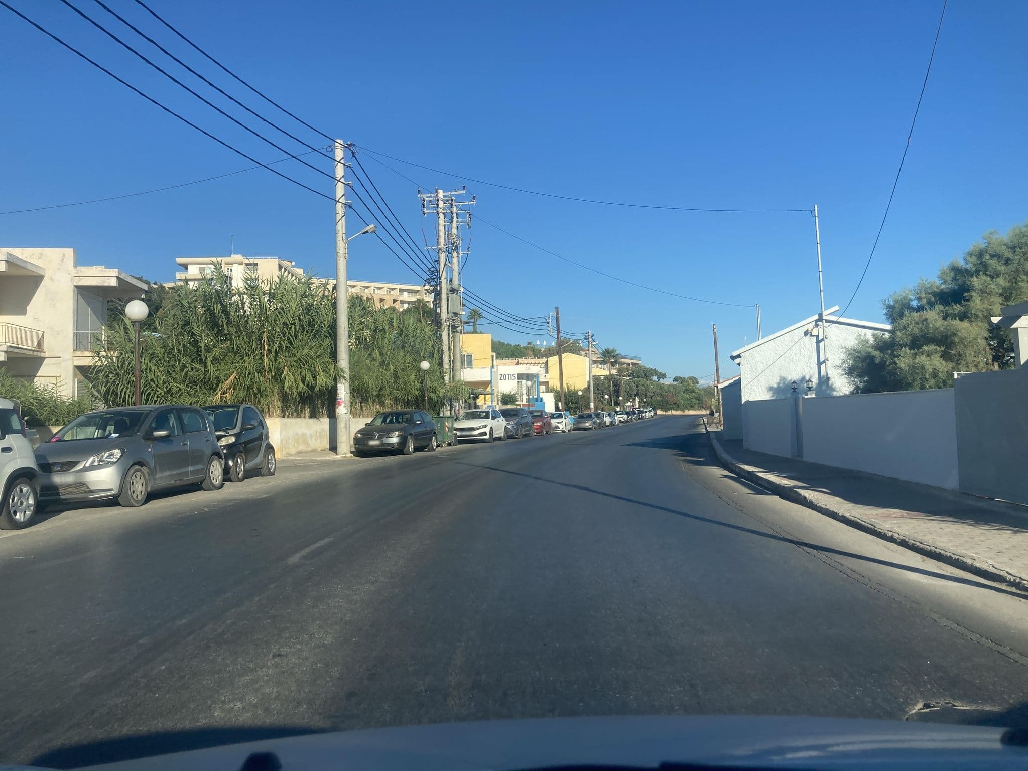 Street view near Elektra Hotel, Galatás — © fod (CC BY-SA · Mapillary)