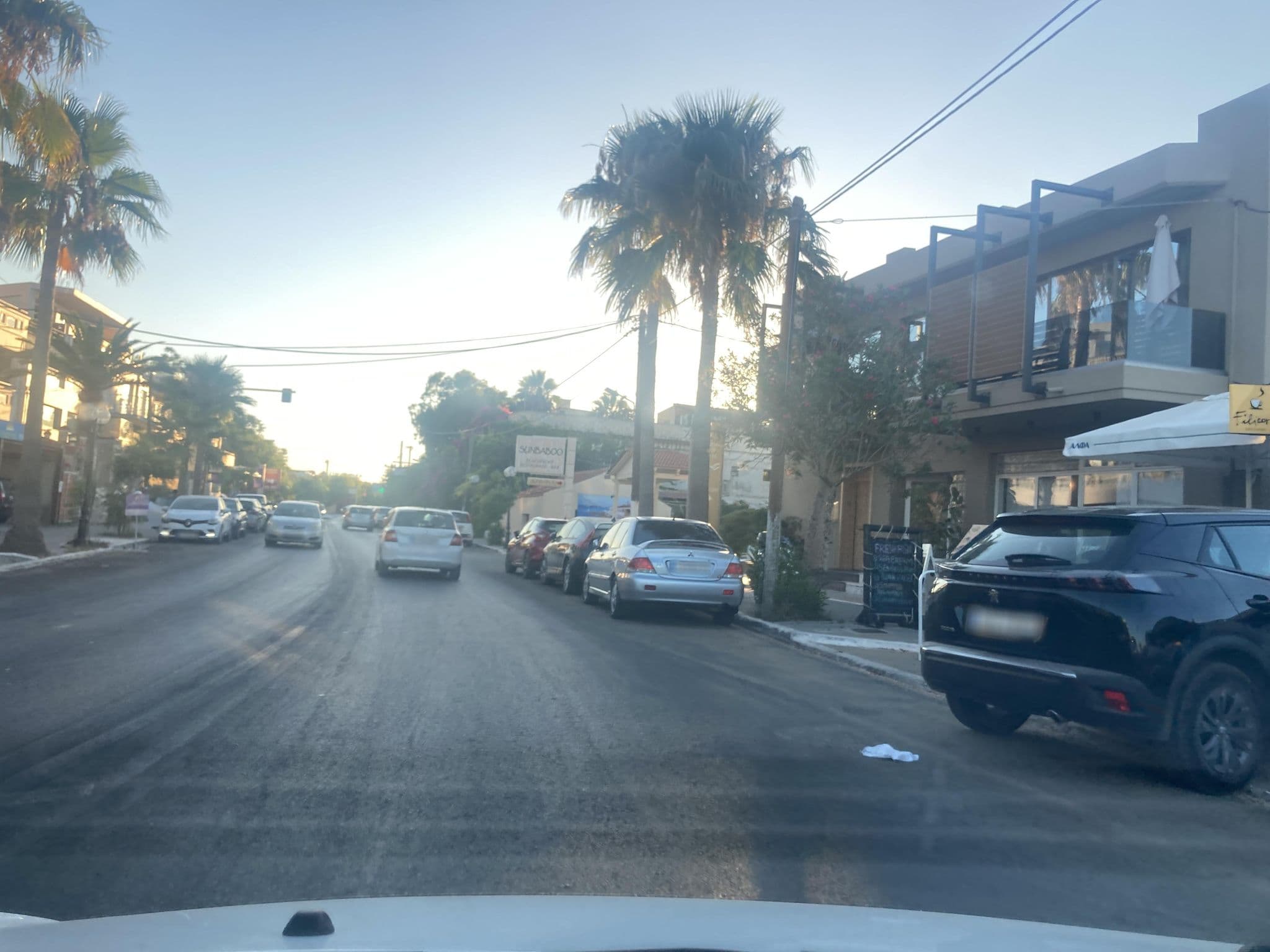 Street view near Kalamaki Luxury Suites, Darátsos — © fod (CC BY-SA · Mapillary)