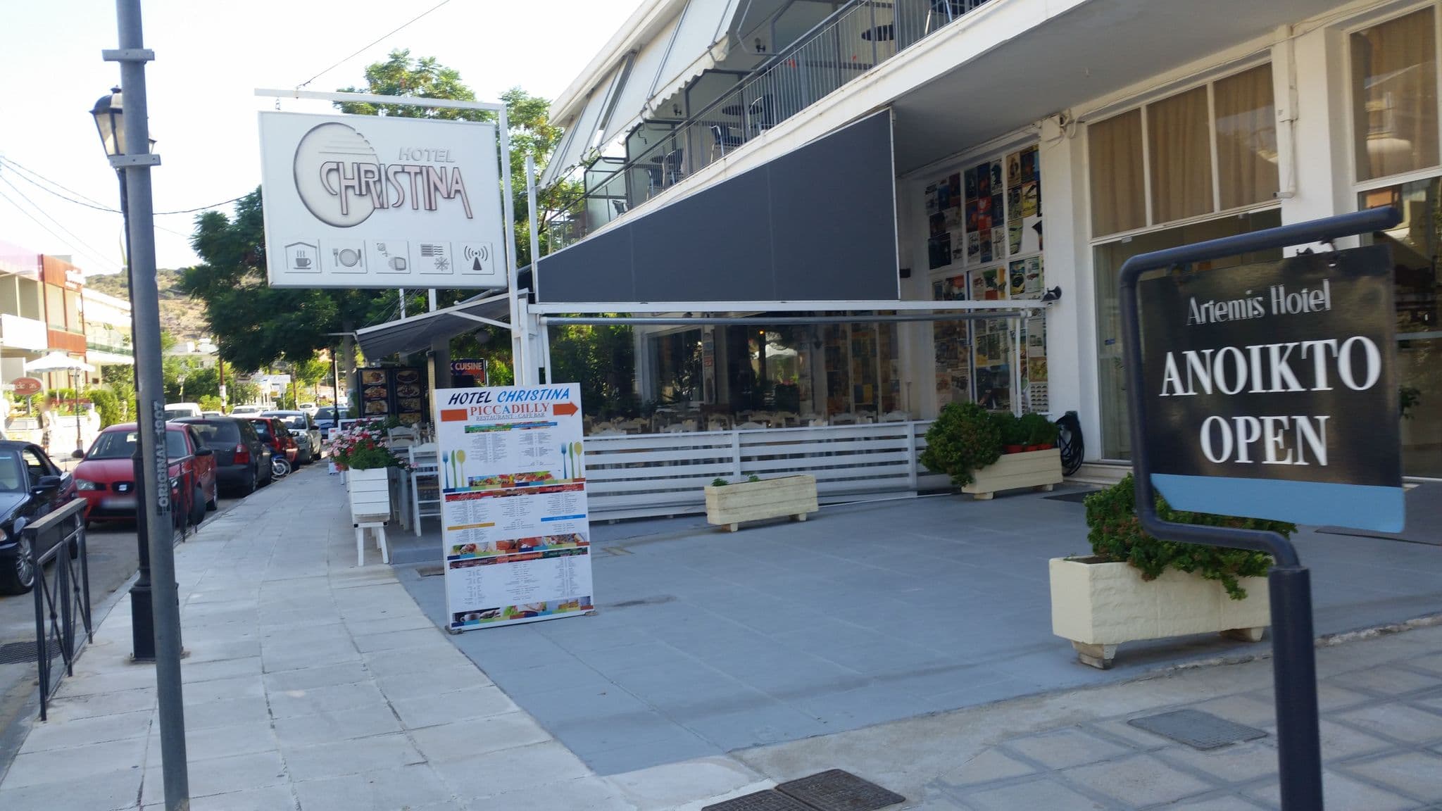 Street view near Pitsakis Club - Hotel Apartments, Tolón — © elgaard (CC BY-SA · Mapillary)