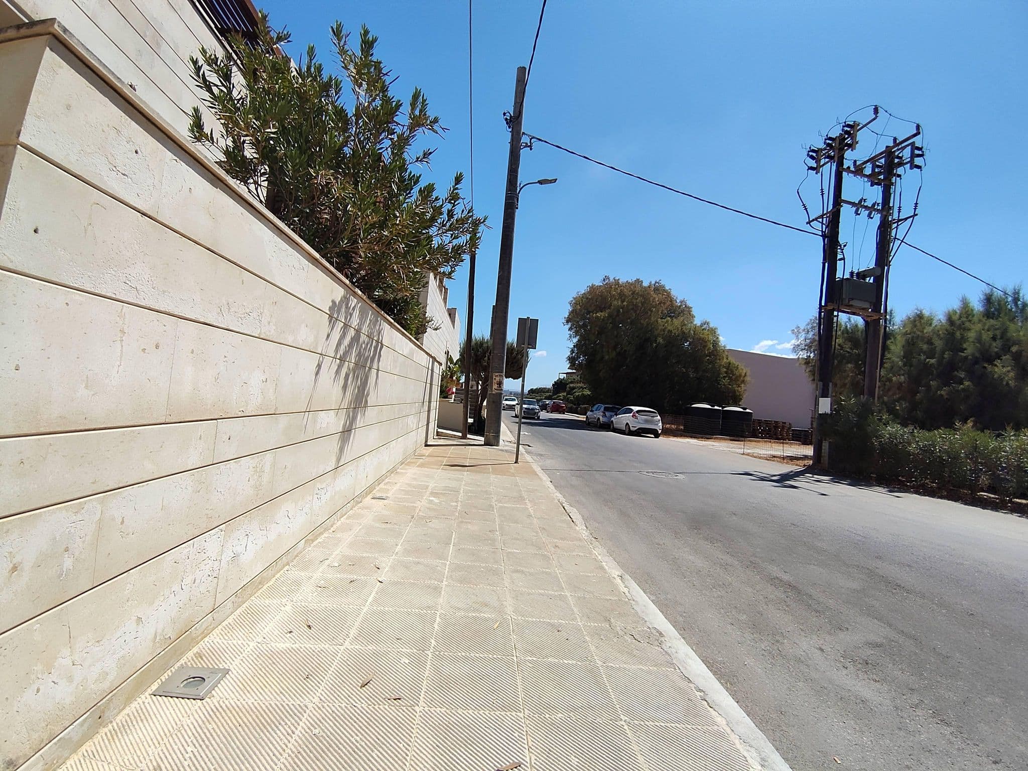 Street view near Grand Bay Beach Resort Kolymbari, Kolympári — © MartinJepsen (CC BY-SA · Mapillary)