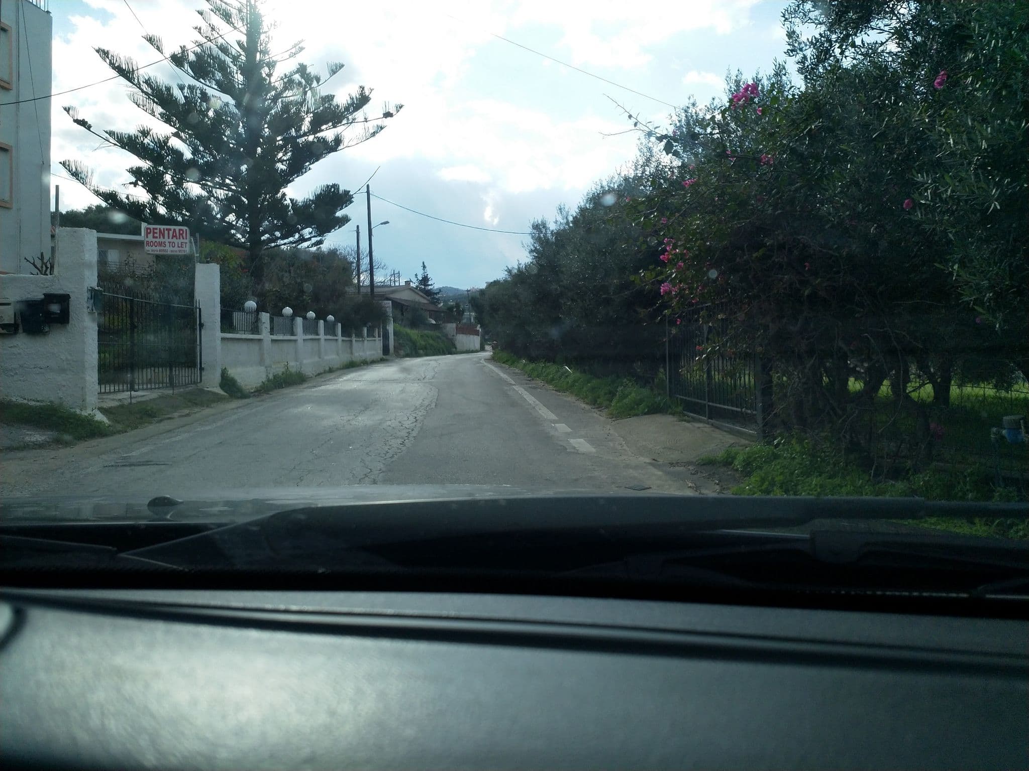 Street view near Pentari Apartments, Galatás — © grkpete (CC BY-SA · Mapillary)