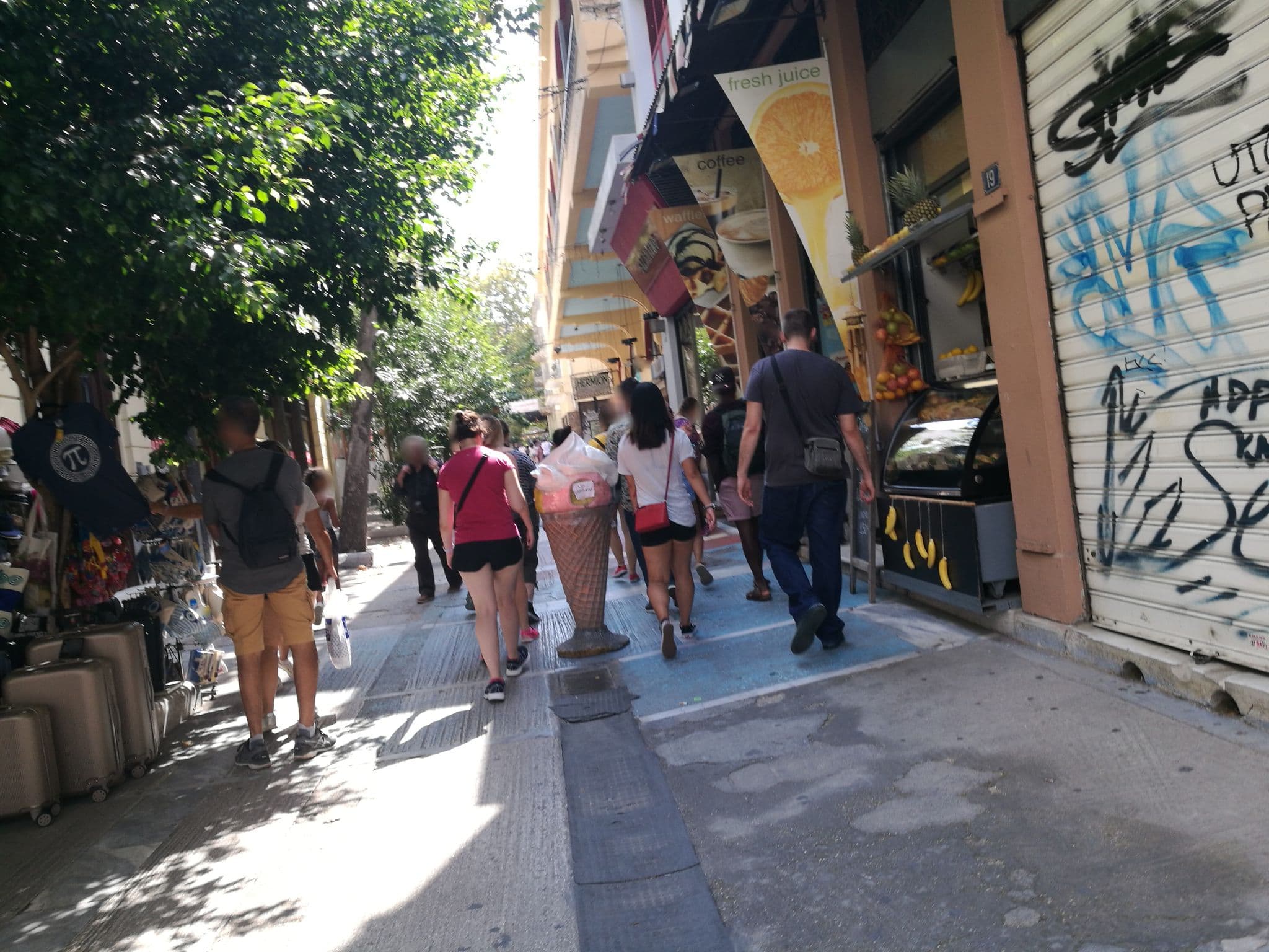 Street view near Παπαδημητριου Δημητριοσ Π, Athens — © rsandu (CC BY-SA · Mapillary)